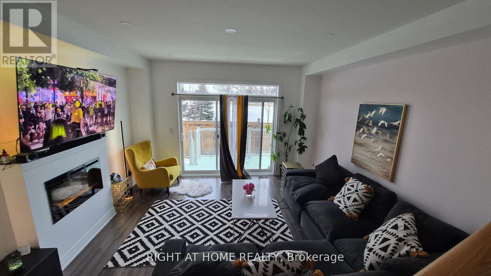 Townhouse at 34 - 384 ARCTIC RED DRIVE, Oshawa (Windfields)
