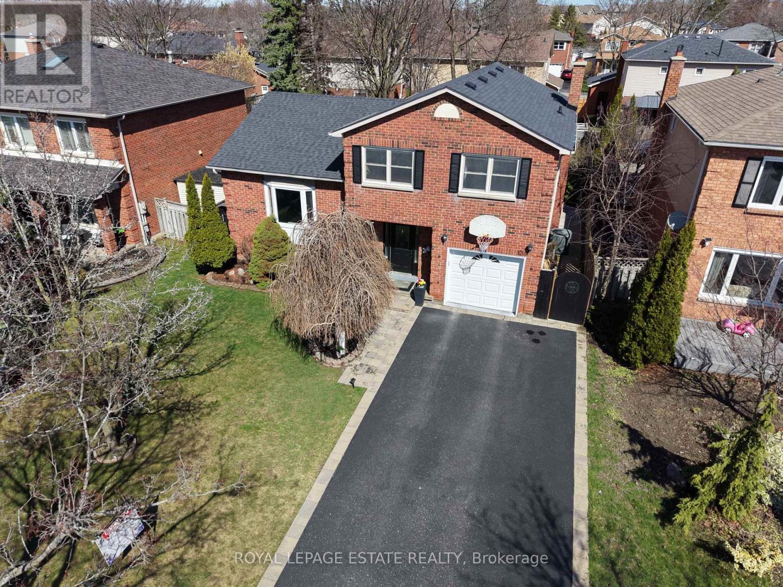 Detached at 130 WILLIAM STEPHENSON DRIVE, Whitby (Blue Grass Meadows)