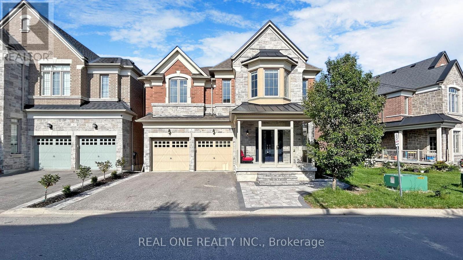 Detached at 6 - 1815 FAIRPORT ROAD, Pickering (Dunbarton)