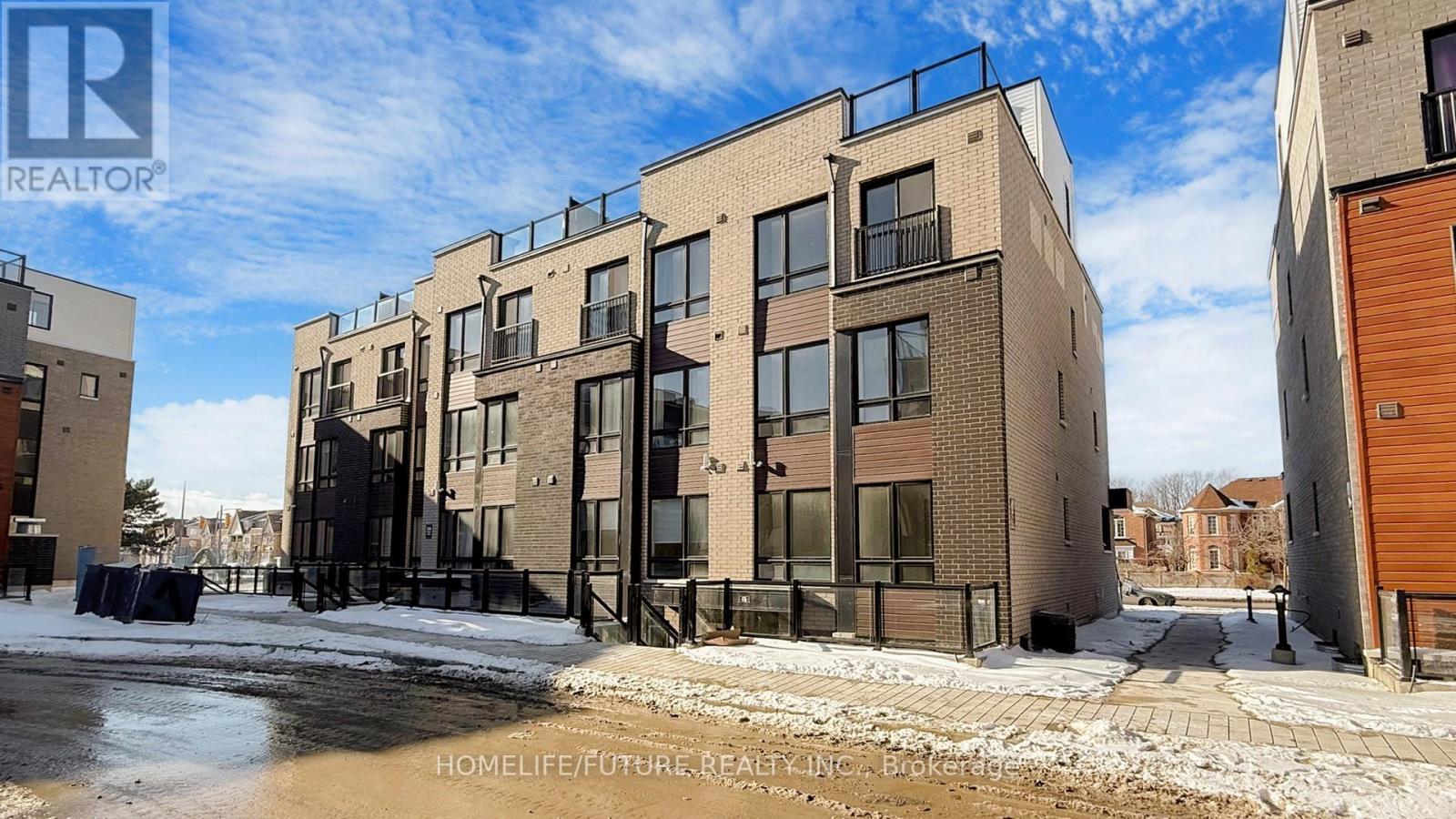 Townhouse at 21 - 235 MCLEVIN AVENUE, Toronto (Malvern)