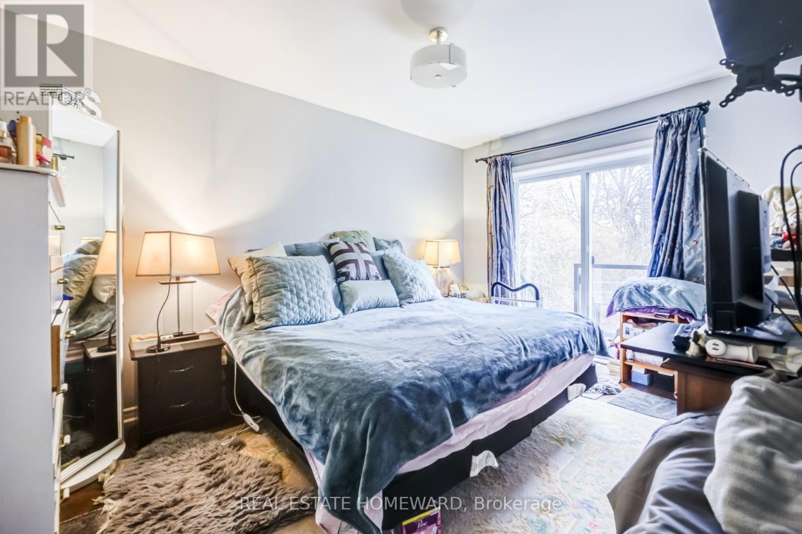 Detached at 4 MOORECROFT CRESCENT, Toronto