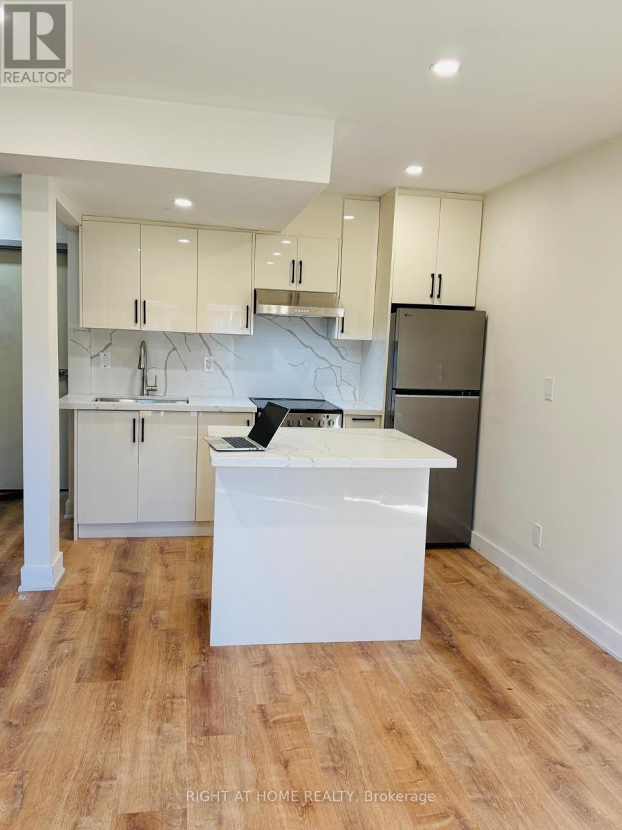 Detached at 9 TILLEY DRIVE, Toronto