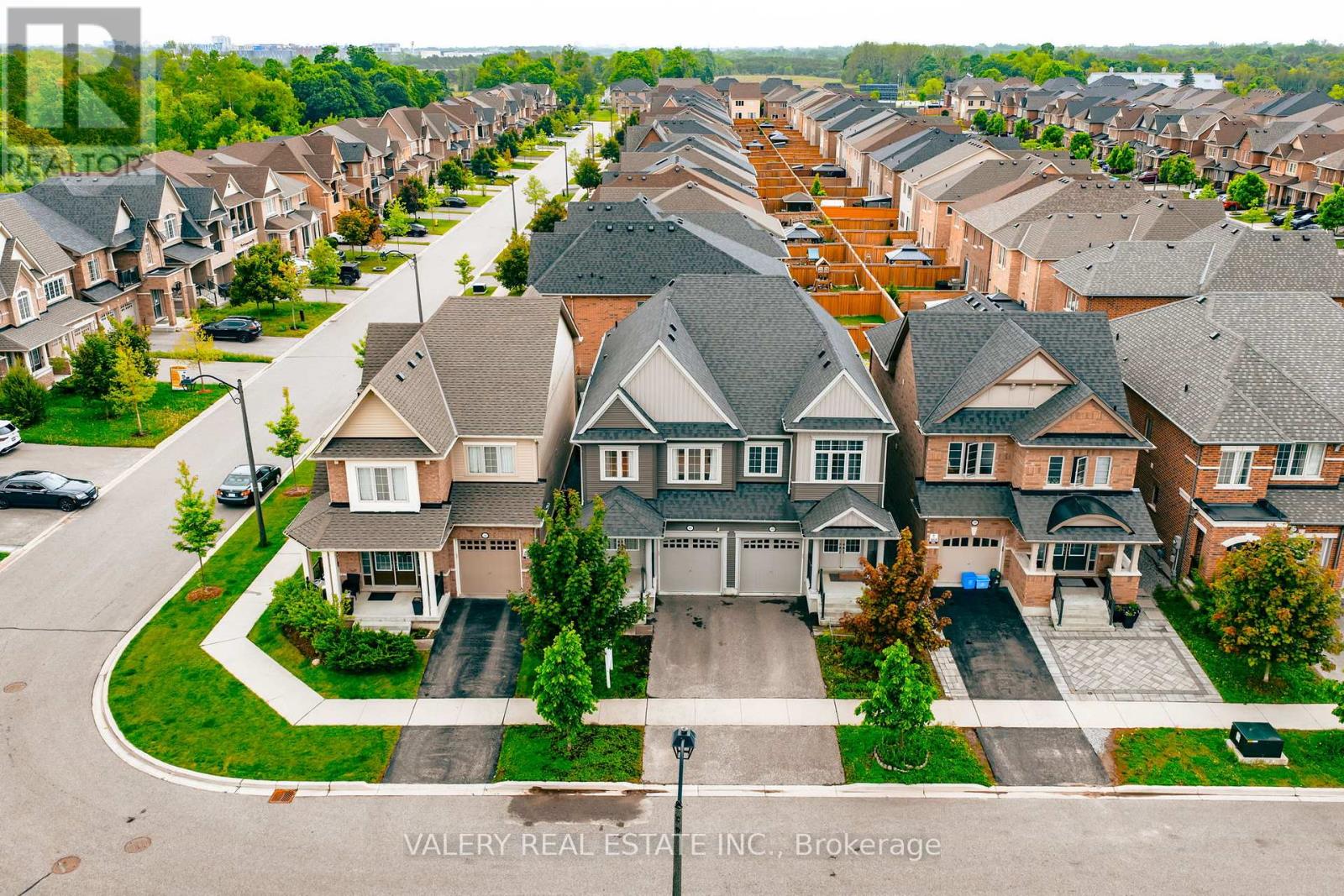 Semi-Detached/Link at 2442 EQUESTRIAN CRESCENT, Oshawa (Windfields)