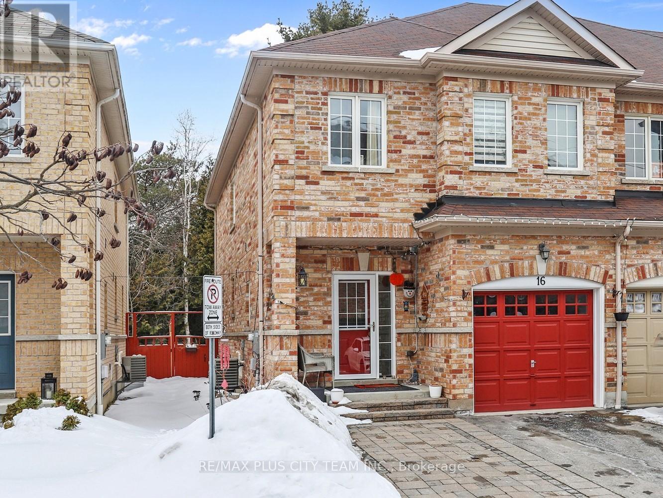 Townhouse at 16 EDISON WAY, Whitby (Taunton North)