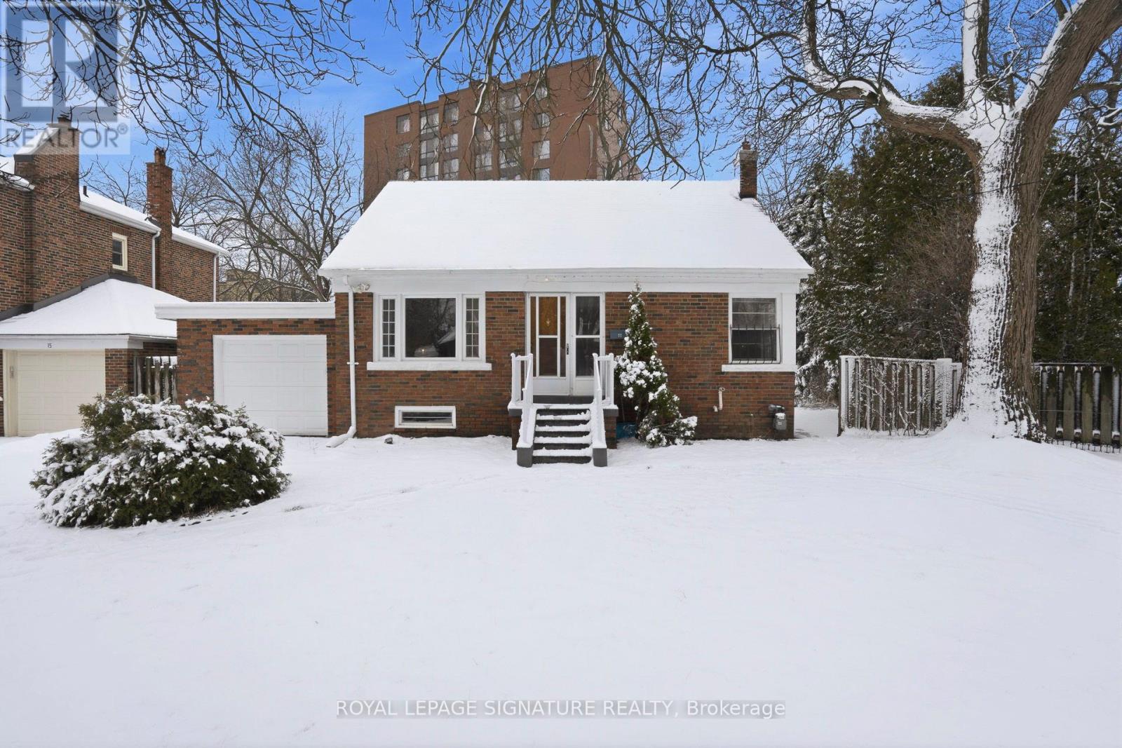 Detached at 11 INNISDALE DRIVE, Toronto (Wexford-Maryvale)