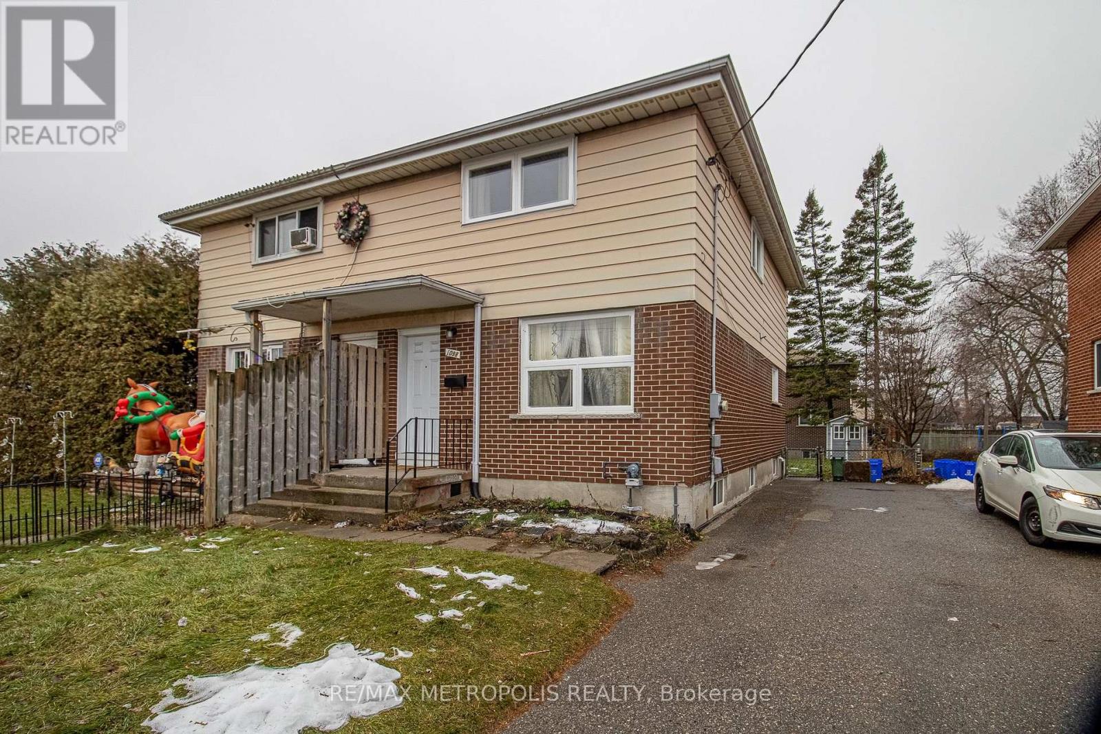 Semi-Detached/Link at 1098 CEDAR STREET, Oshawa (Lakeview)