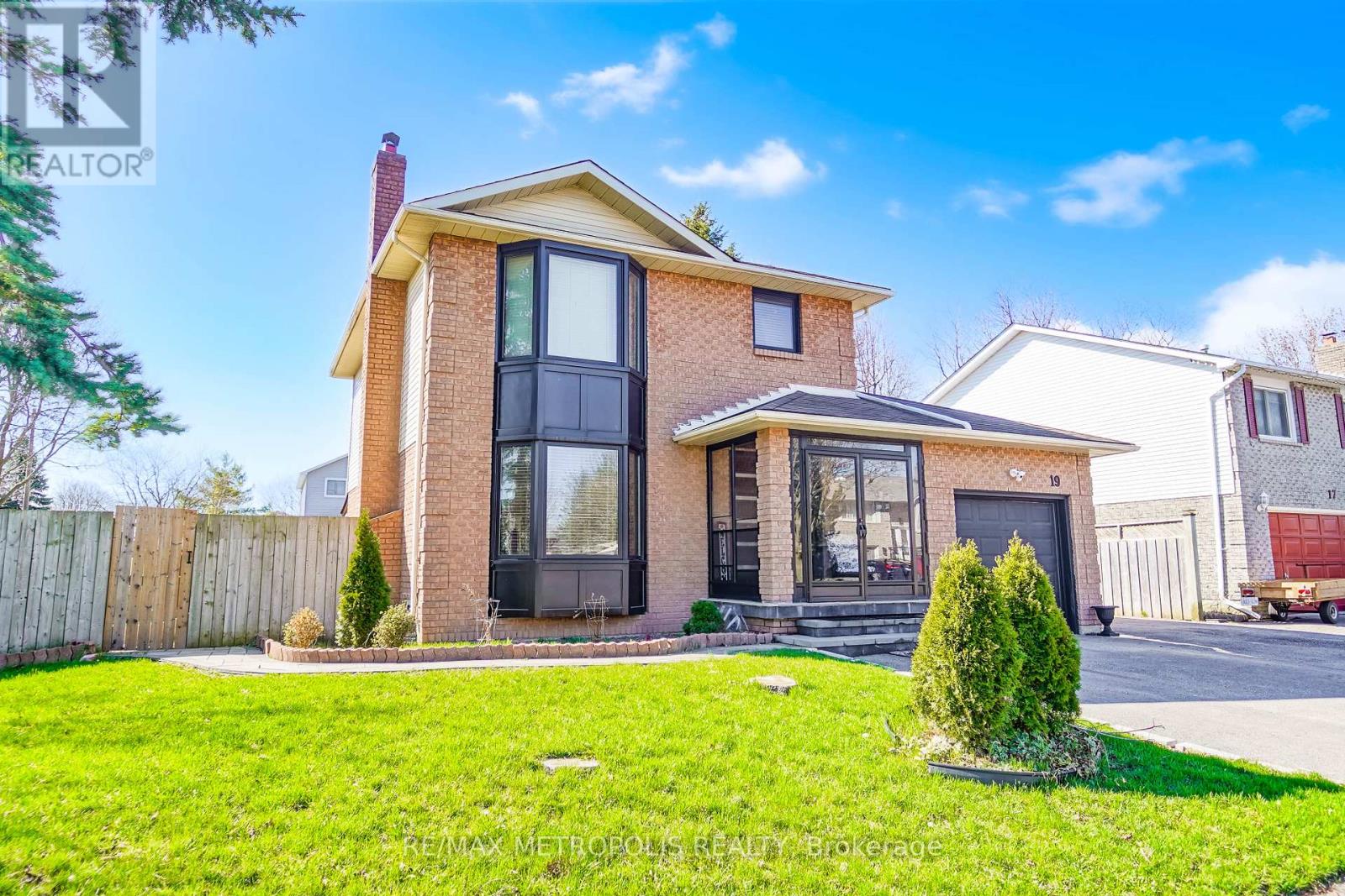 Detached at 19 GLENABBEY DRIVE, Clarington (Courtice)