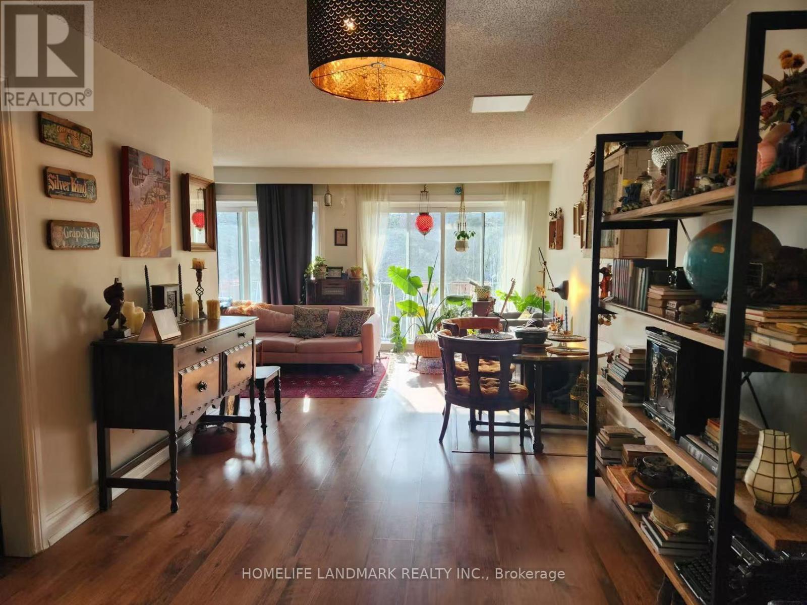 Multiplex at UPPER - 213 KENILWORTH AVENUE, Toronto (The Beaches)