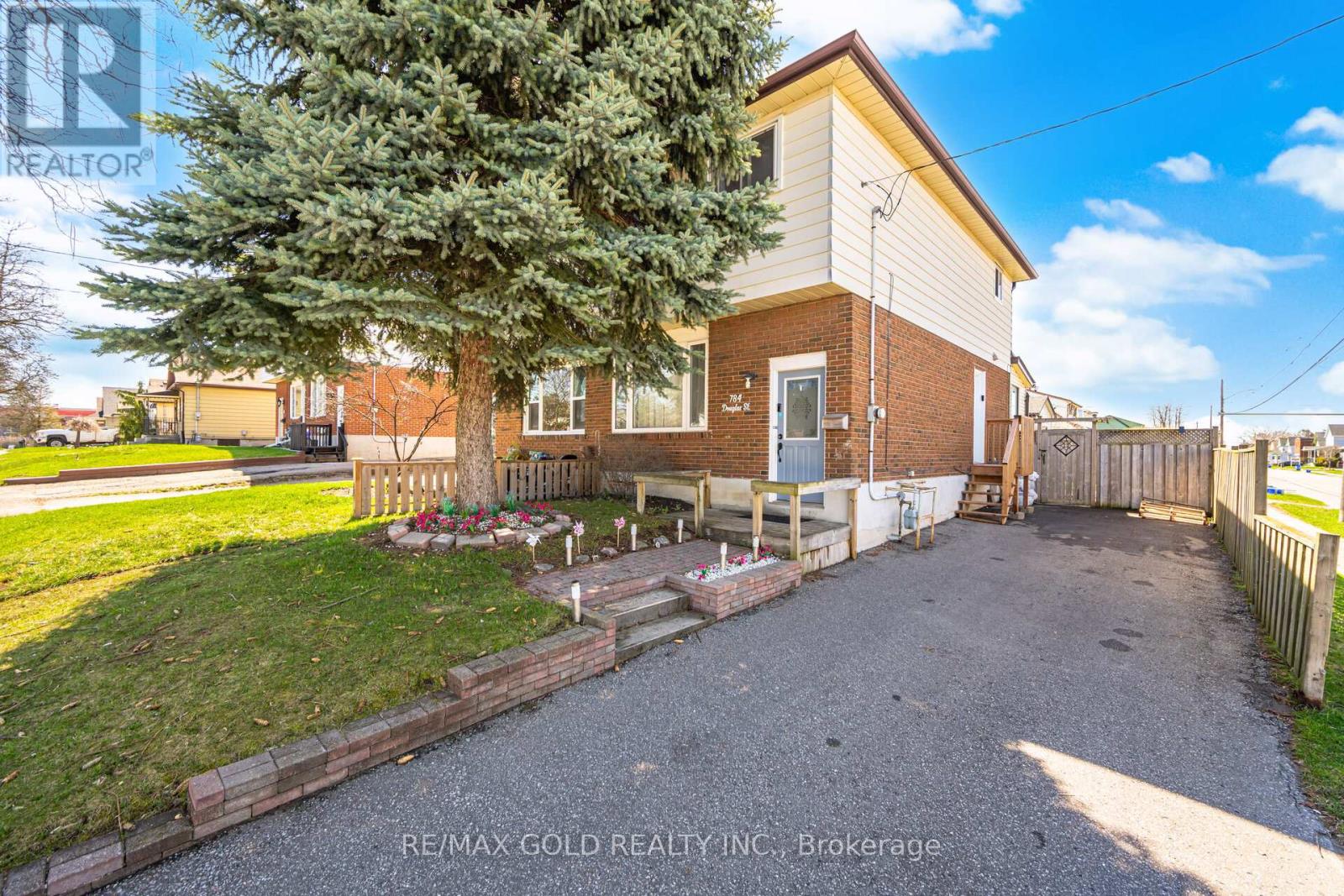 Semi-Detached/Link at 784 DOUGLAS STREET, Oshawa (Lakeview)