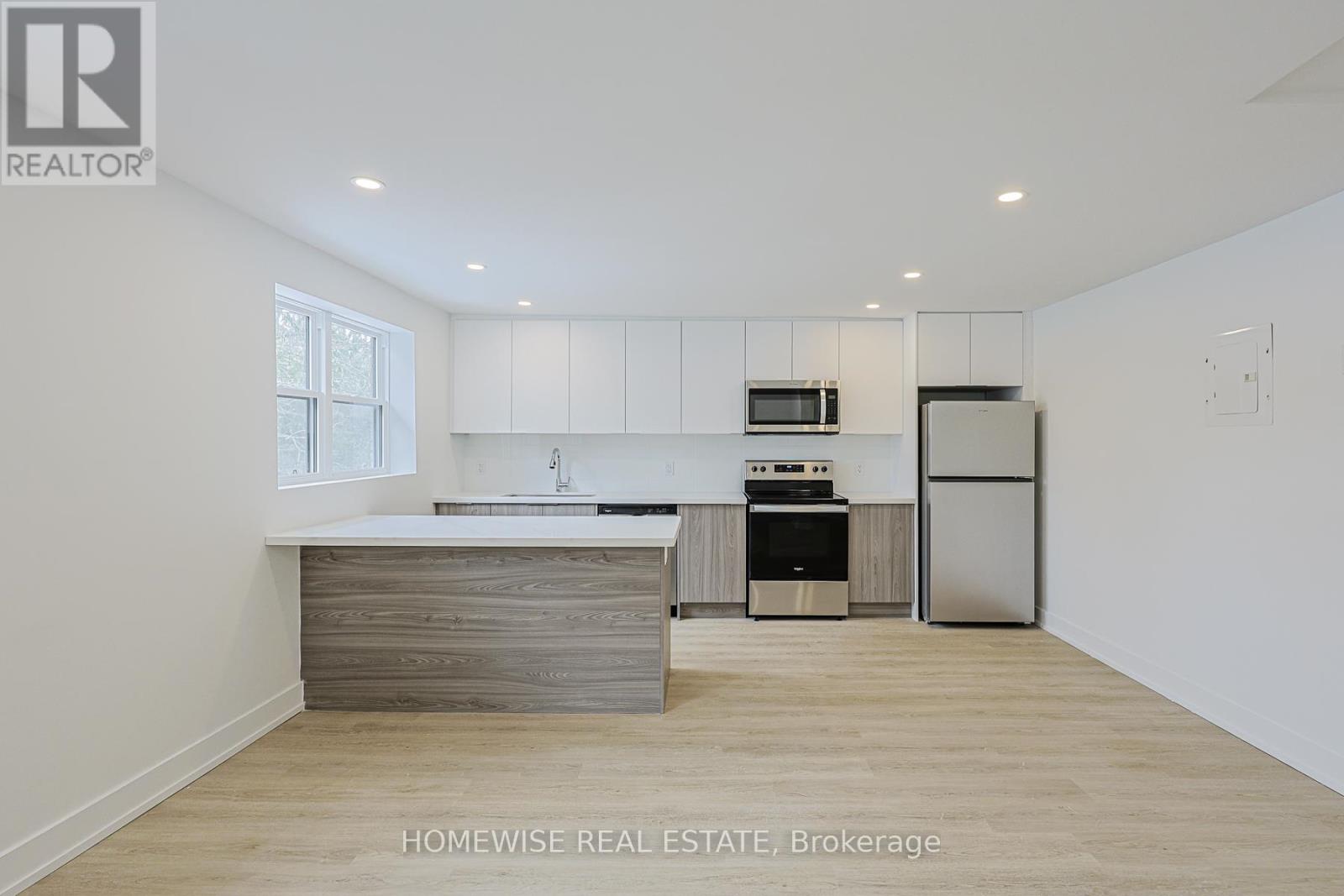 Townhouse at 15B - 100 LIBERTY STREET N, Clarington (Bowmanville)