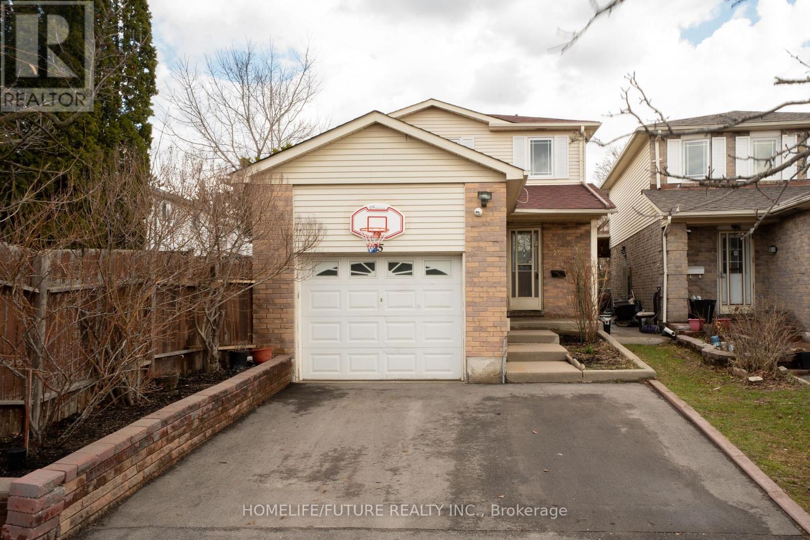 Detached at 25 SHADY HOLLOW DRIVE, Toronto (Milliken)
