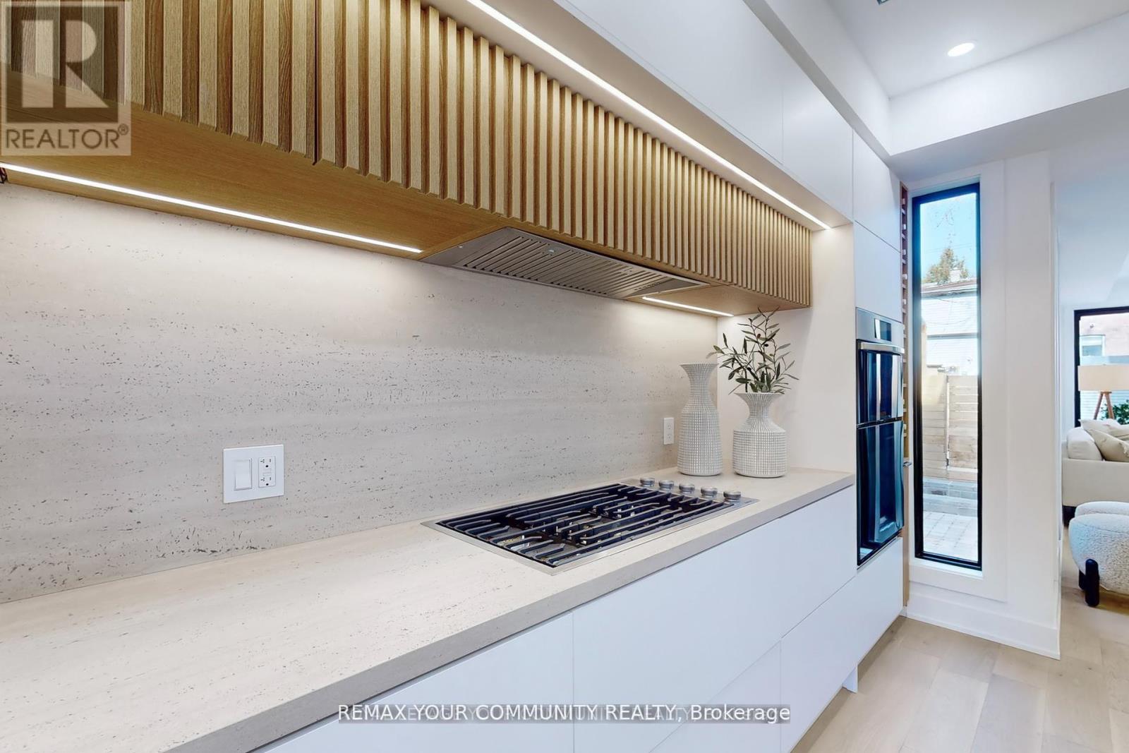 Semi-Detached/Link at 32 ENDEAN AVENUE, Toronto