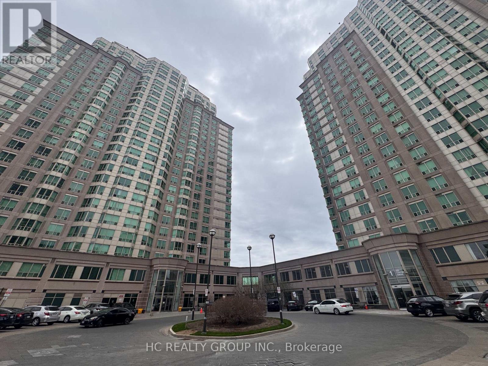 Apartment at 2205 - 11 LEE CENTRE DRIVE, Toronto (Woburn)