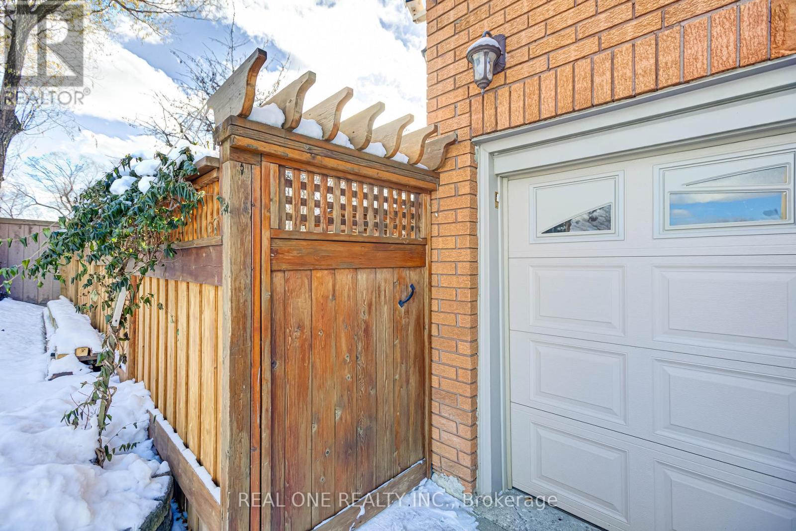 Detached at 2 GRITTANI LANE, Toronto (Agincourt South-Malvern West)