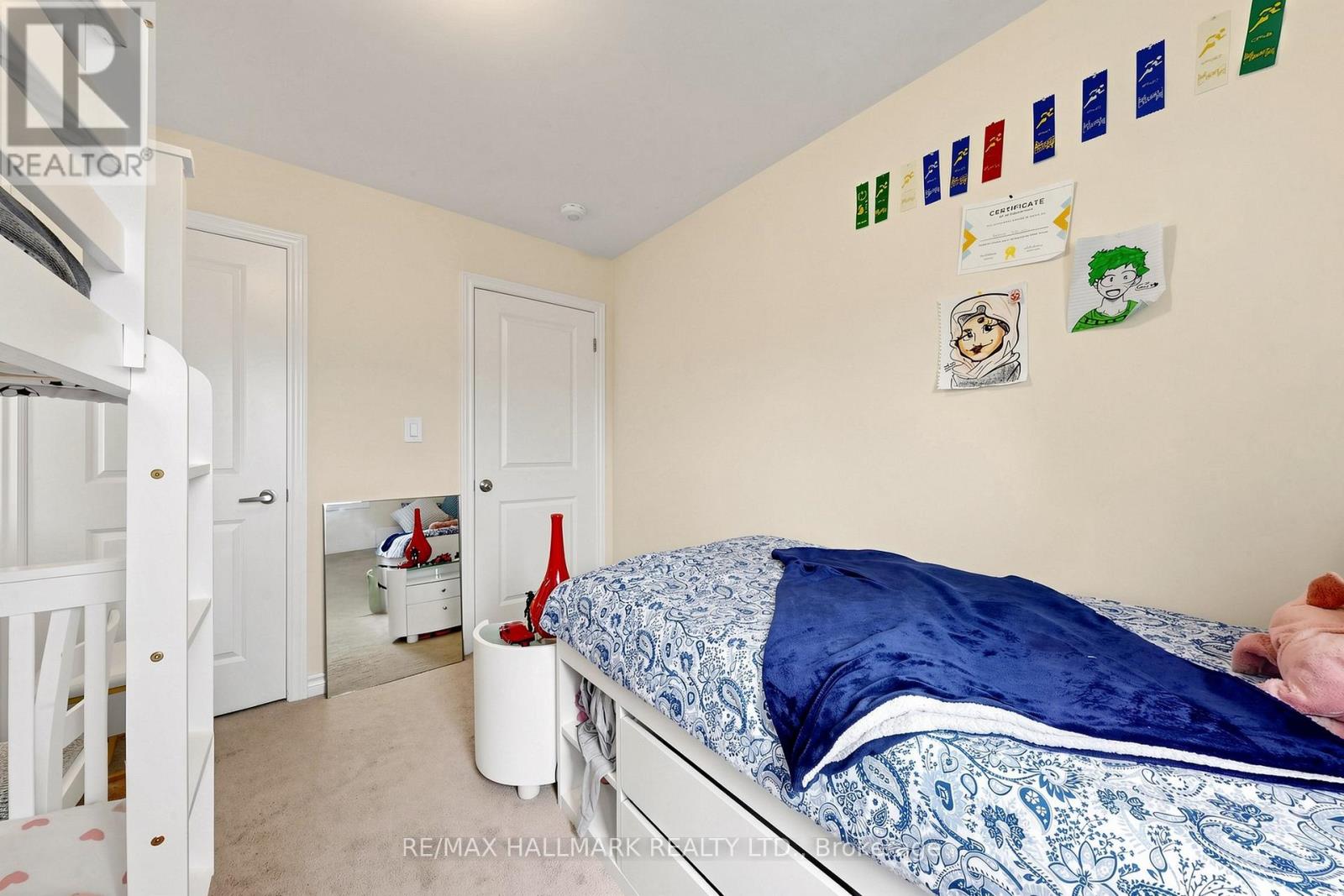 Semi-Detached/Link at 17 CLOSSON DRIVE, Whitby
