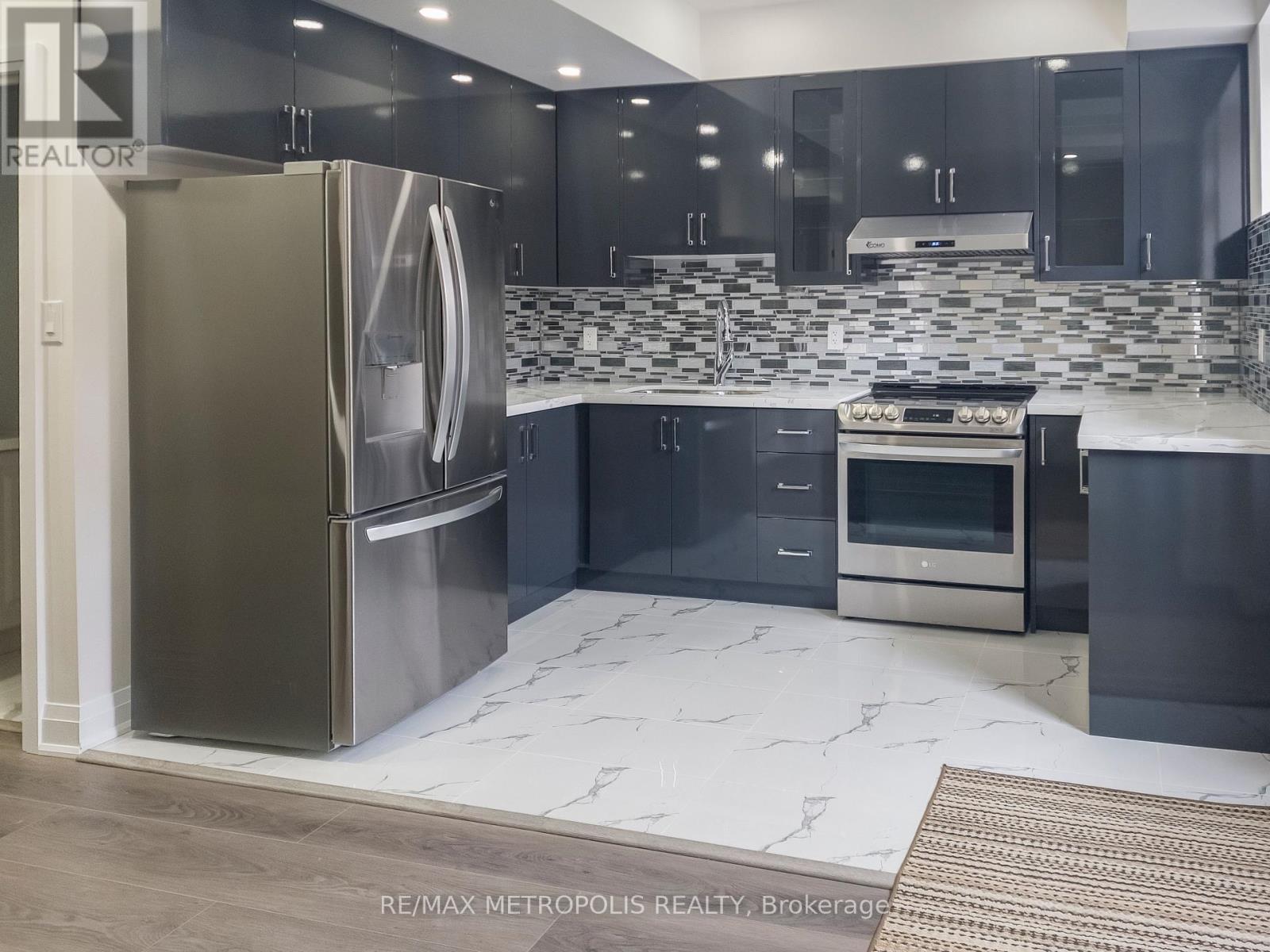Detached at BSMT - 57 BLENHEIM CIRCLE, Whitby