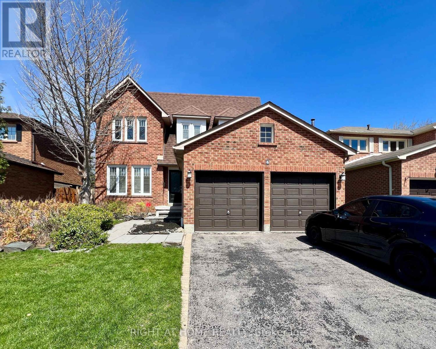 Detached at 4 SILVERBIRCH PLACE, Whitby (Pringle Creek)