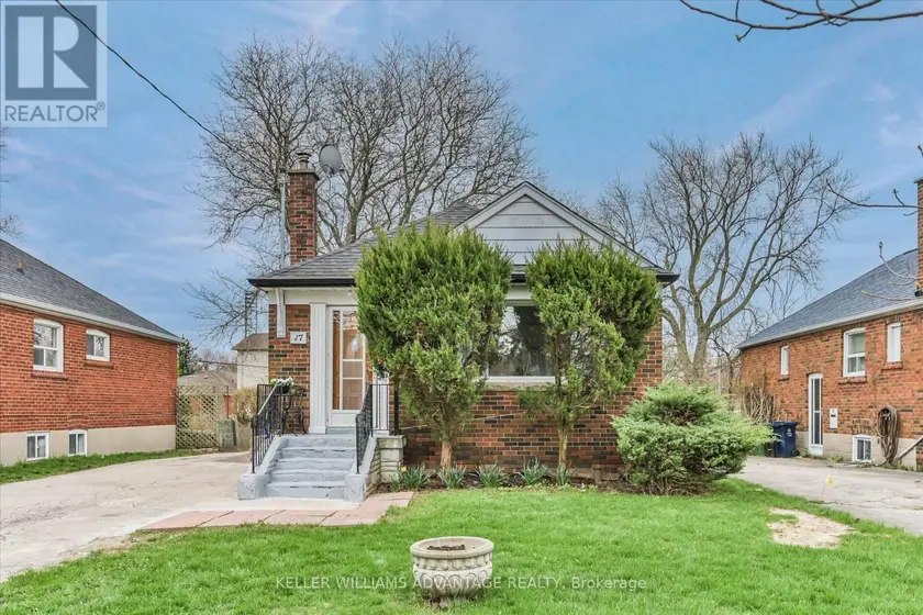 Detached at 27 INNISMORE CRESCENT, Toronto