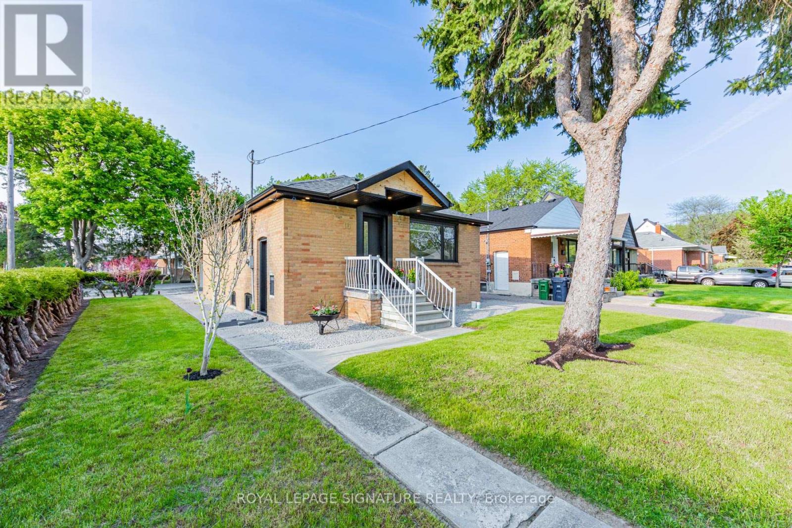 Detached at BSMT - 16 BOEM AVENUE, Toronto (Wexford-Maryvale)