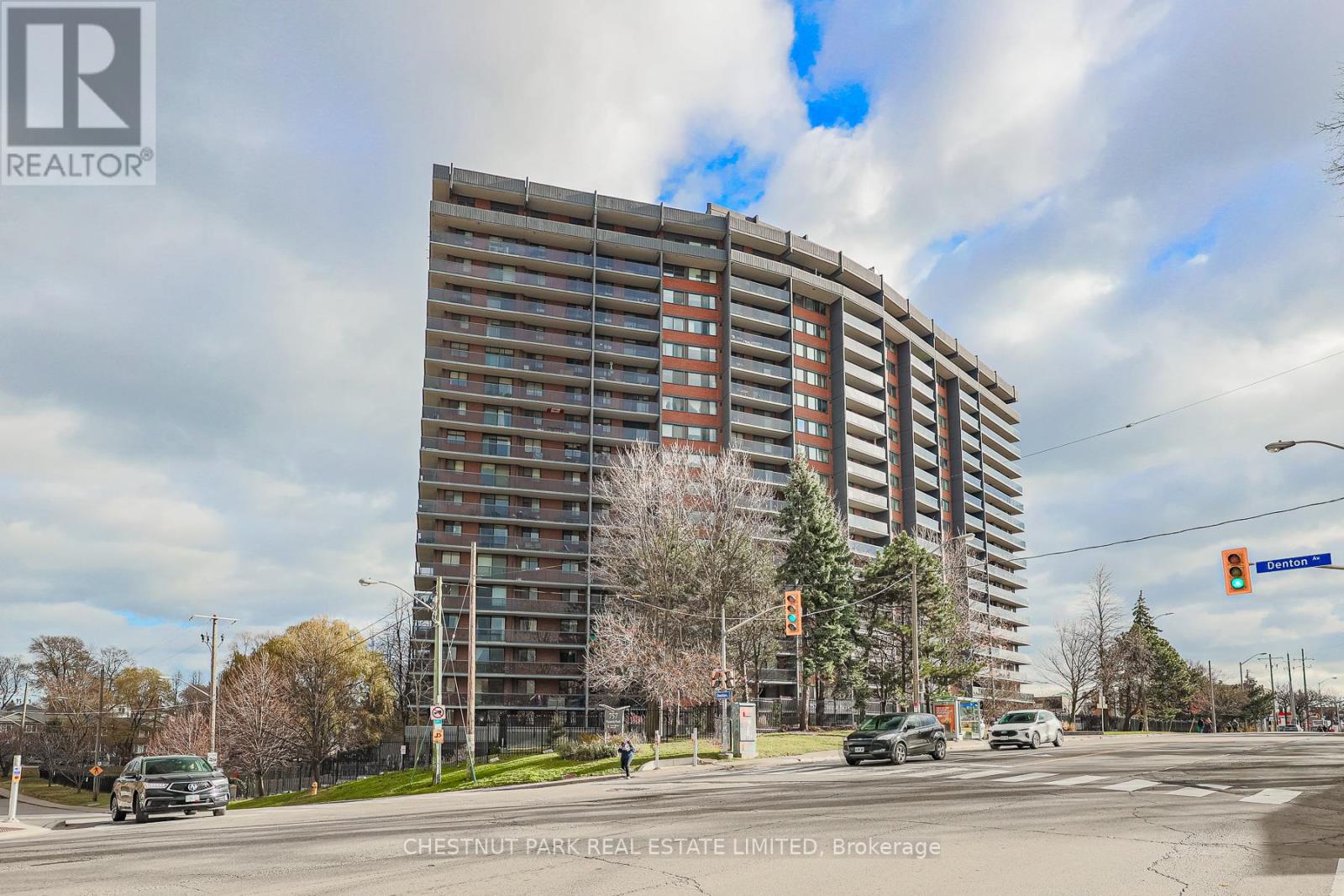 Apartment at 801 - 757 VICTORIA PARK AVENUE, Toronto (Oakridge)