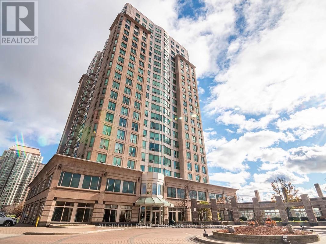 Apartment at 1513 - 8 LEE CENTRE DRIVE, Toronto (Woburn)