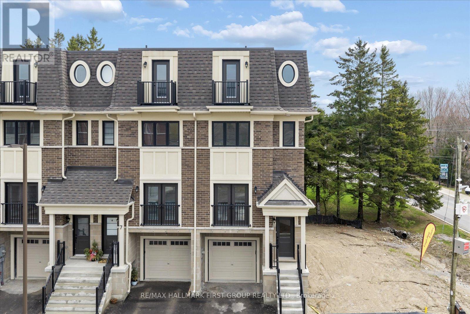 Townhouse at 1 MARRET LANE, Clarington (Newcastle)
