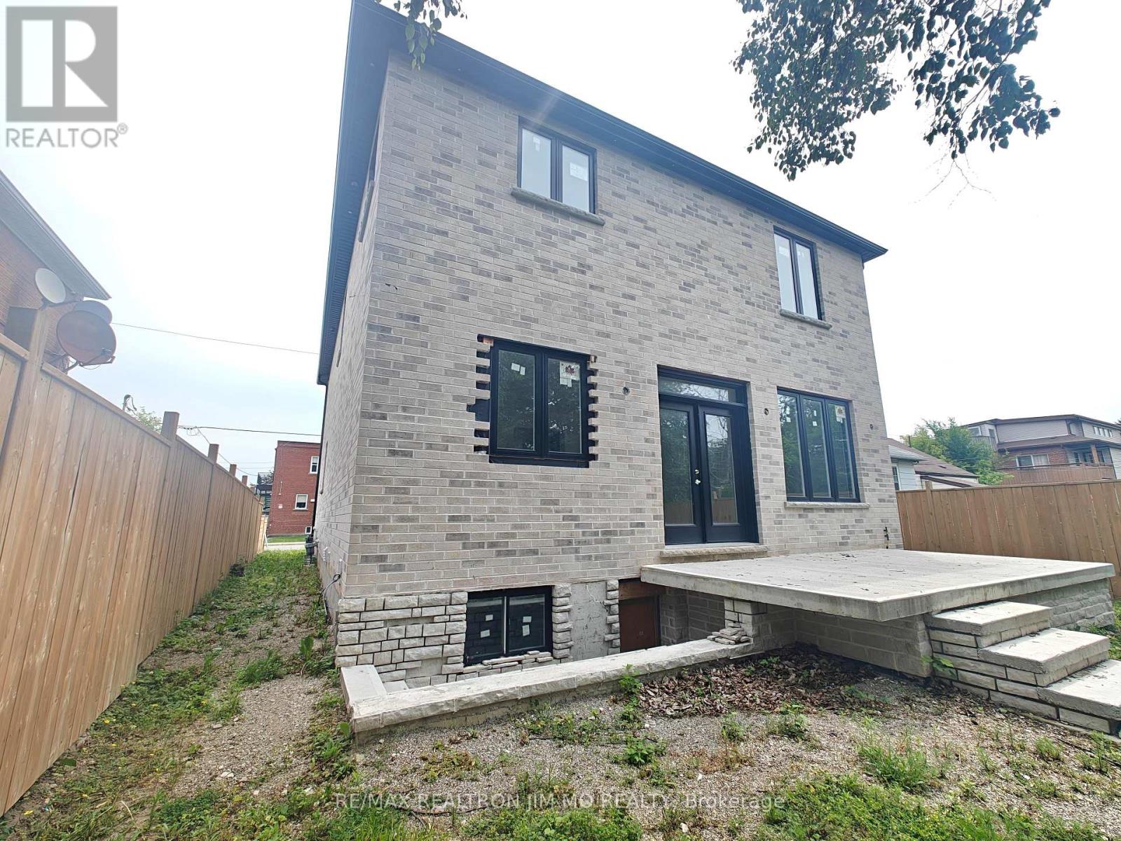Detached at 6 COTTON AVENUE, Toronto