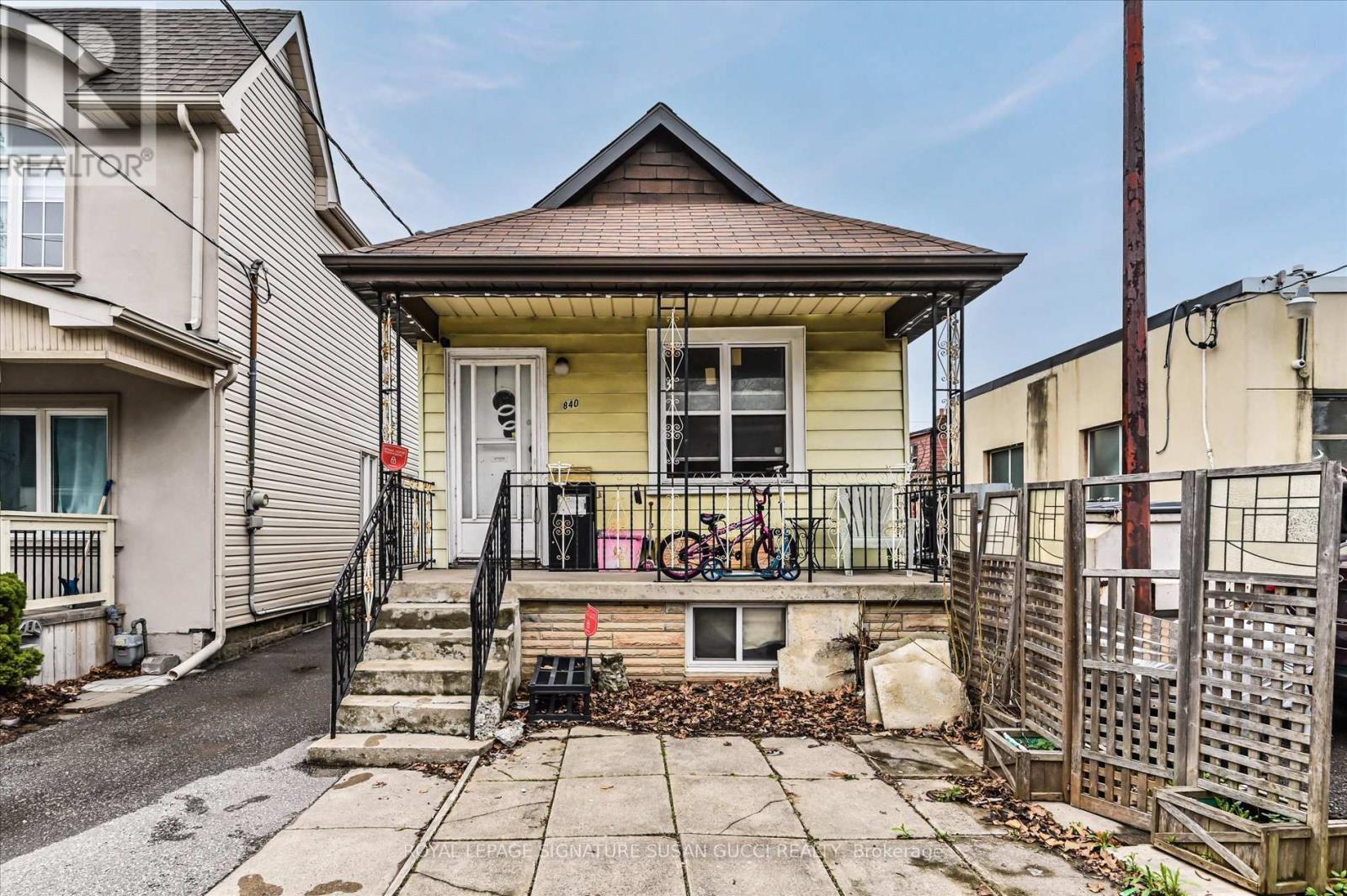 Detached at 840 SAMMON AVENUE, Toronto (Danforth Village-East York)