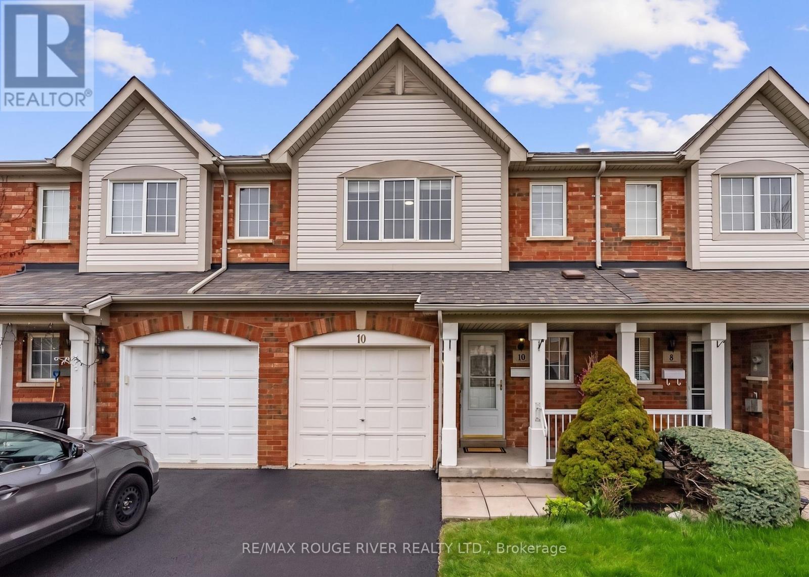 Townhouse at 10 PLANTATION COURT, Whitby (Williamsburg)