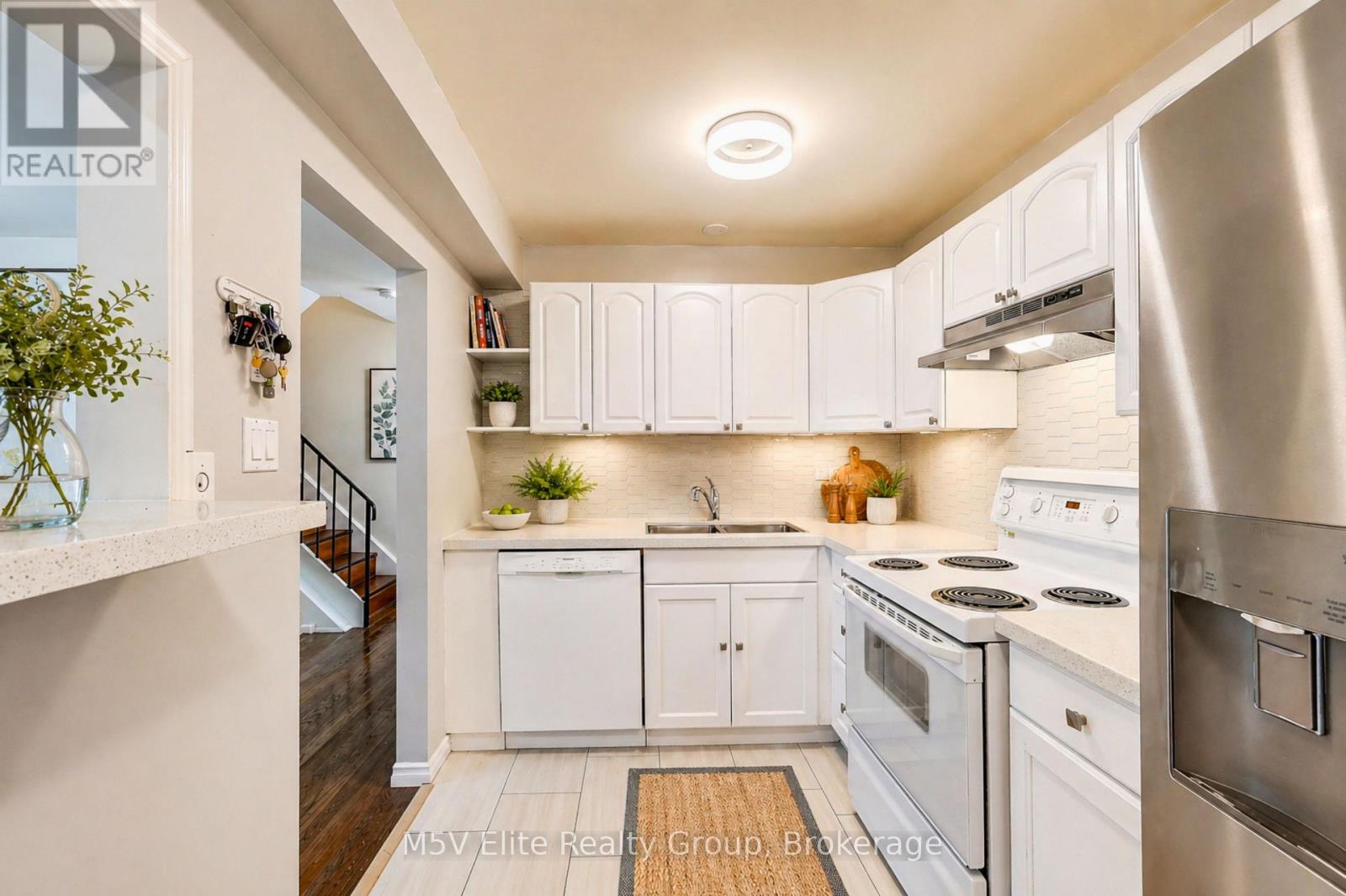 Townhouse at 2 - 105 DOVEDALE DRIVE, Whitby