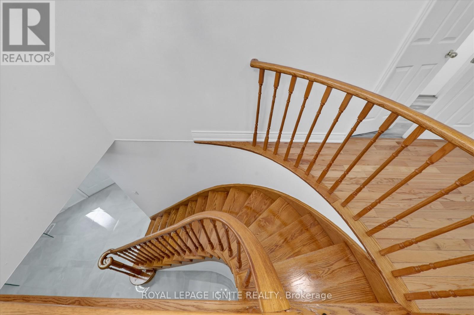 Detached at 205 HUPFIELD TRAIL, Toronto