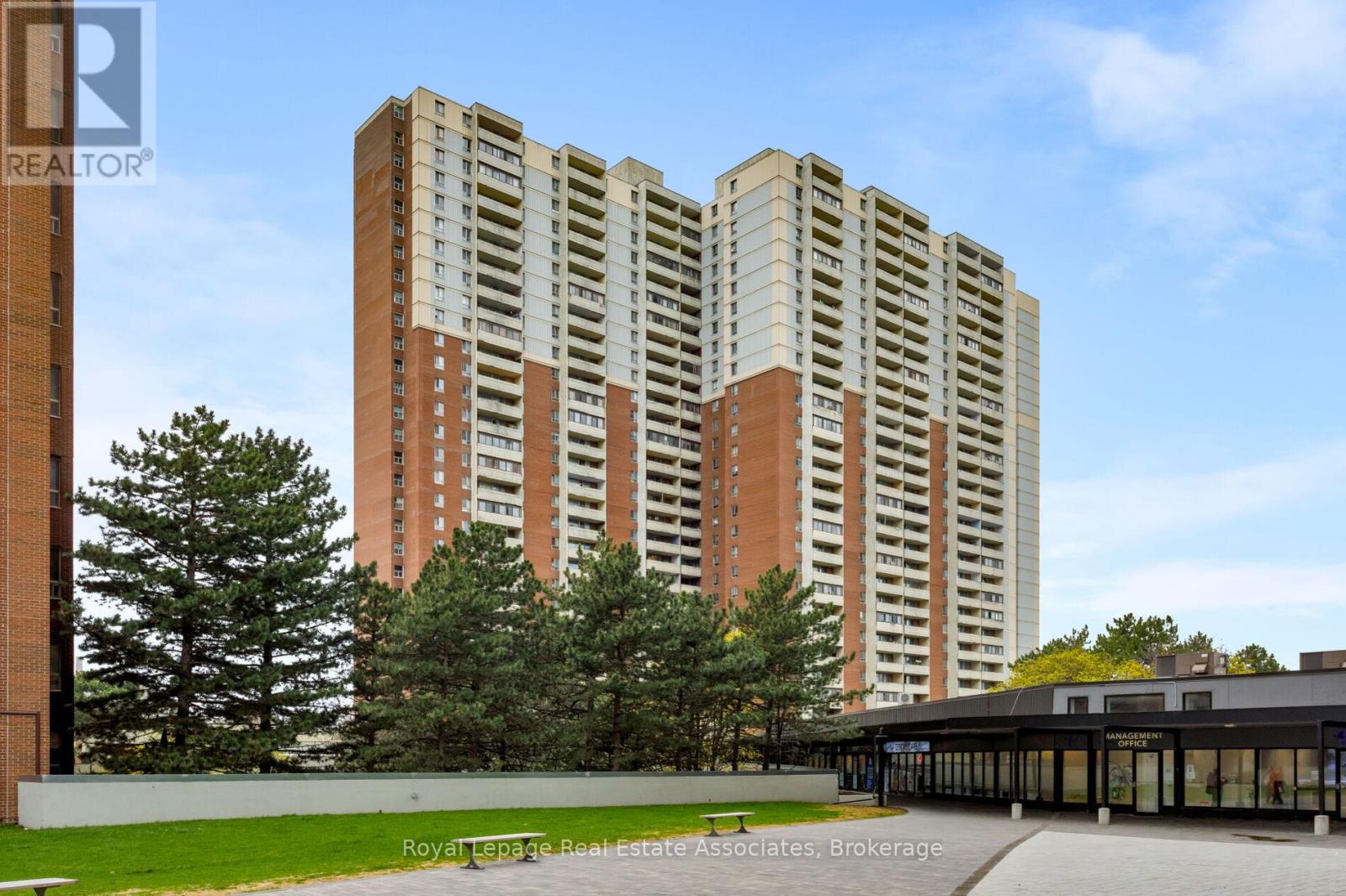 Apartment at 1710 - 5 MASSEY SQUARE, Toronto (Crescent Town)