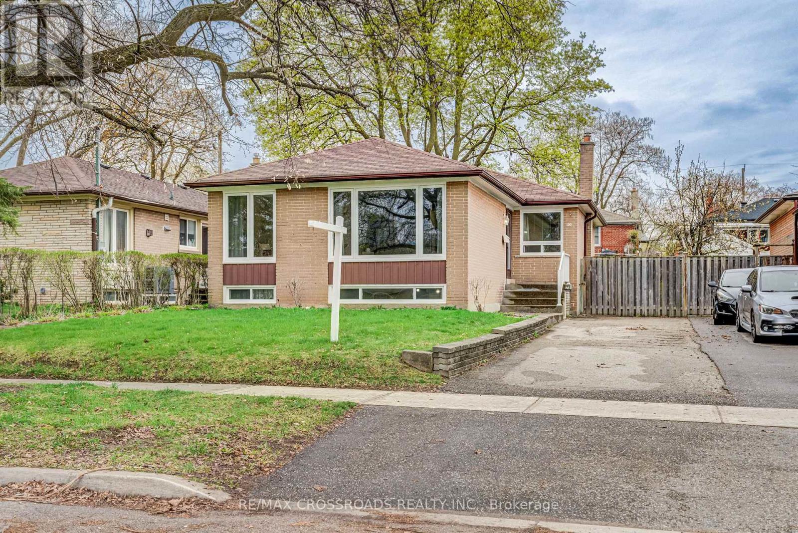 Detached at 30 MURMOUTH ROAD, Toronto (Tam O'Shanter-Sullivan)