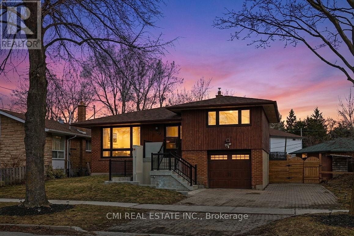 Detached at 39 EARLTON ROAD, Toronto (Tam O'Shanter-Sullivan)