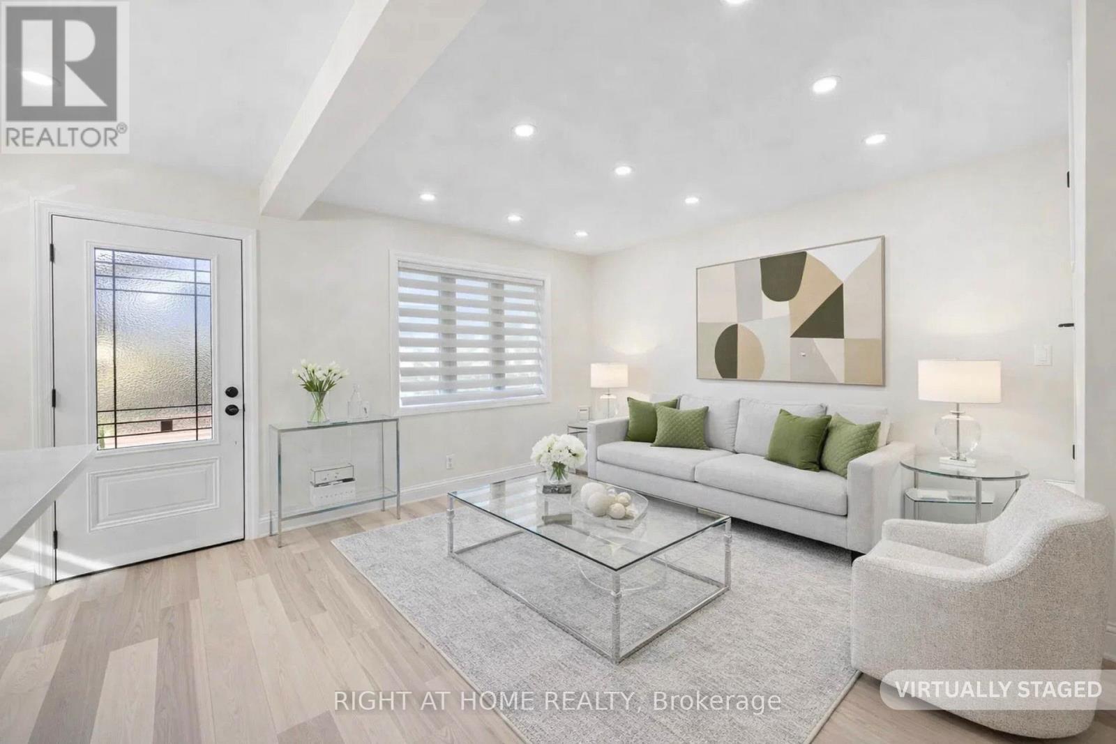 Detached at 961 VICTORIA PARK AVENUE, Toronto (Clairlea-Birchmount)