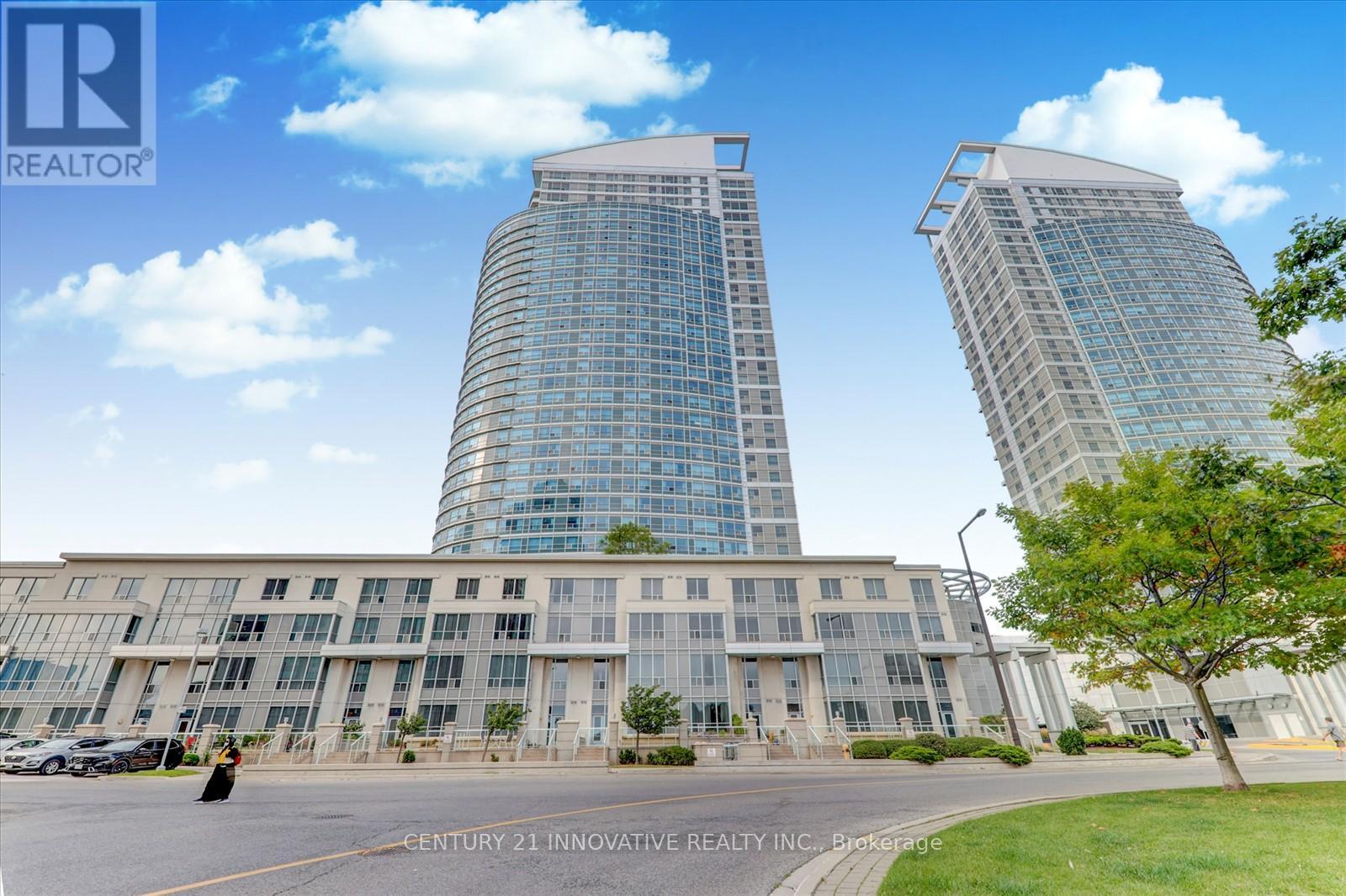 Townhouse at TH307 - 36 LEE CENTRE DRIVE, Toronto (Woburn)