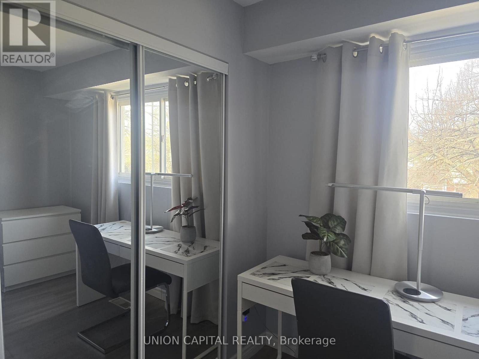 Townhouse at ROOM - 71 OSTERHOUT PLACE, Toronto (Malvern)