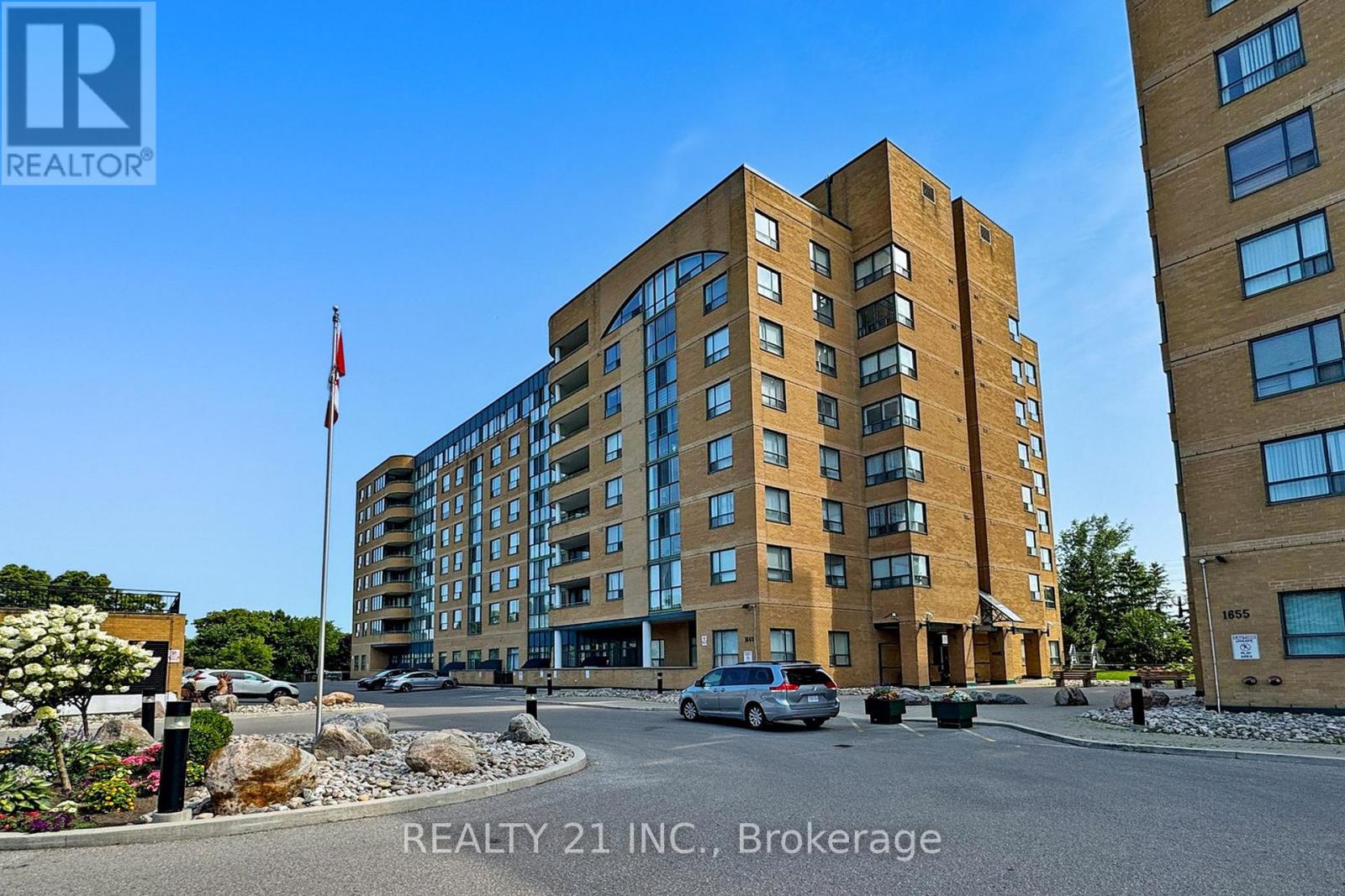 Apartment at 607 - 1665 PICKERING PARKWAY, Pickering (Village East)