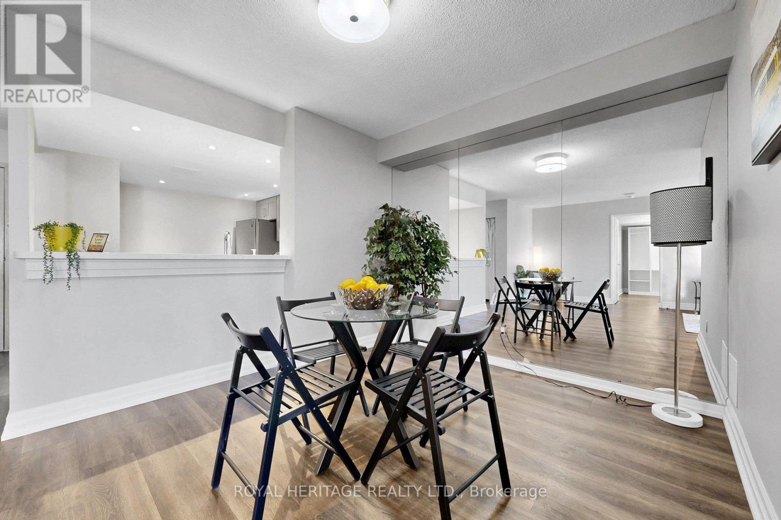 Apartment at 207 - 20 GUILDWOOD PARKWAY, Toronto