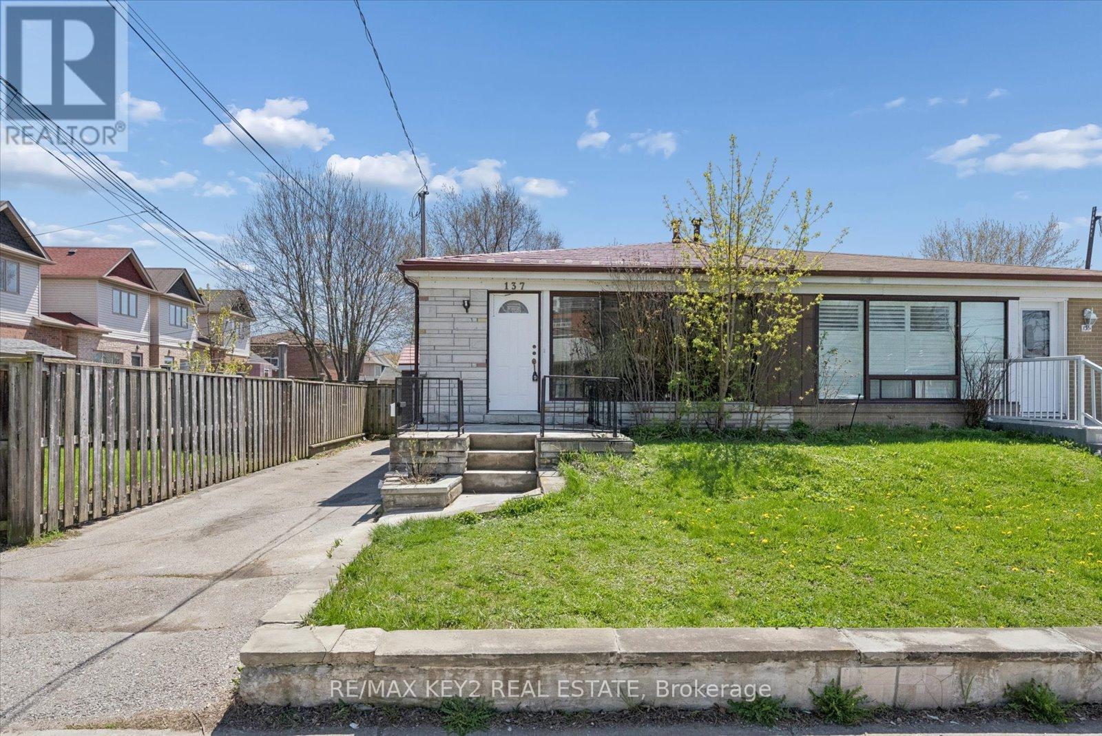 Semi-Detached/Link at 137 NEWLANDS AVENUE, Toronto (Clairlea-Birchmount)