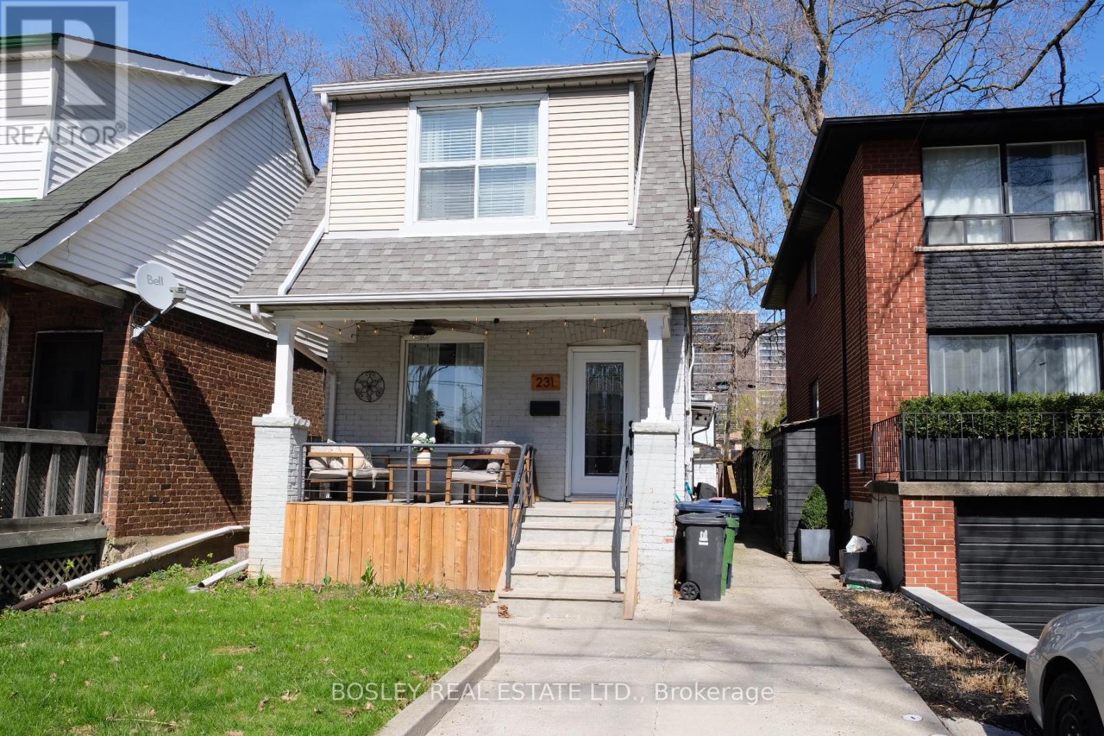 Detached at 231 CHISHOLM AVENUE, Toronto (Woodbine-Lumsden)