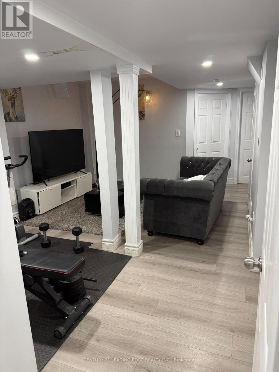 Townhouse at 123 KIRKLAND PLACE, Whitby (Williamsburg)