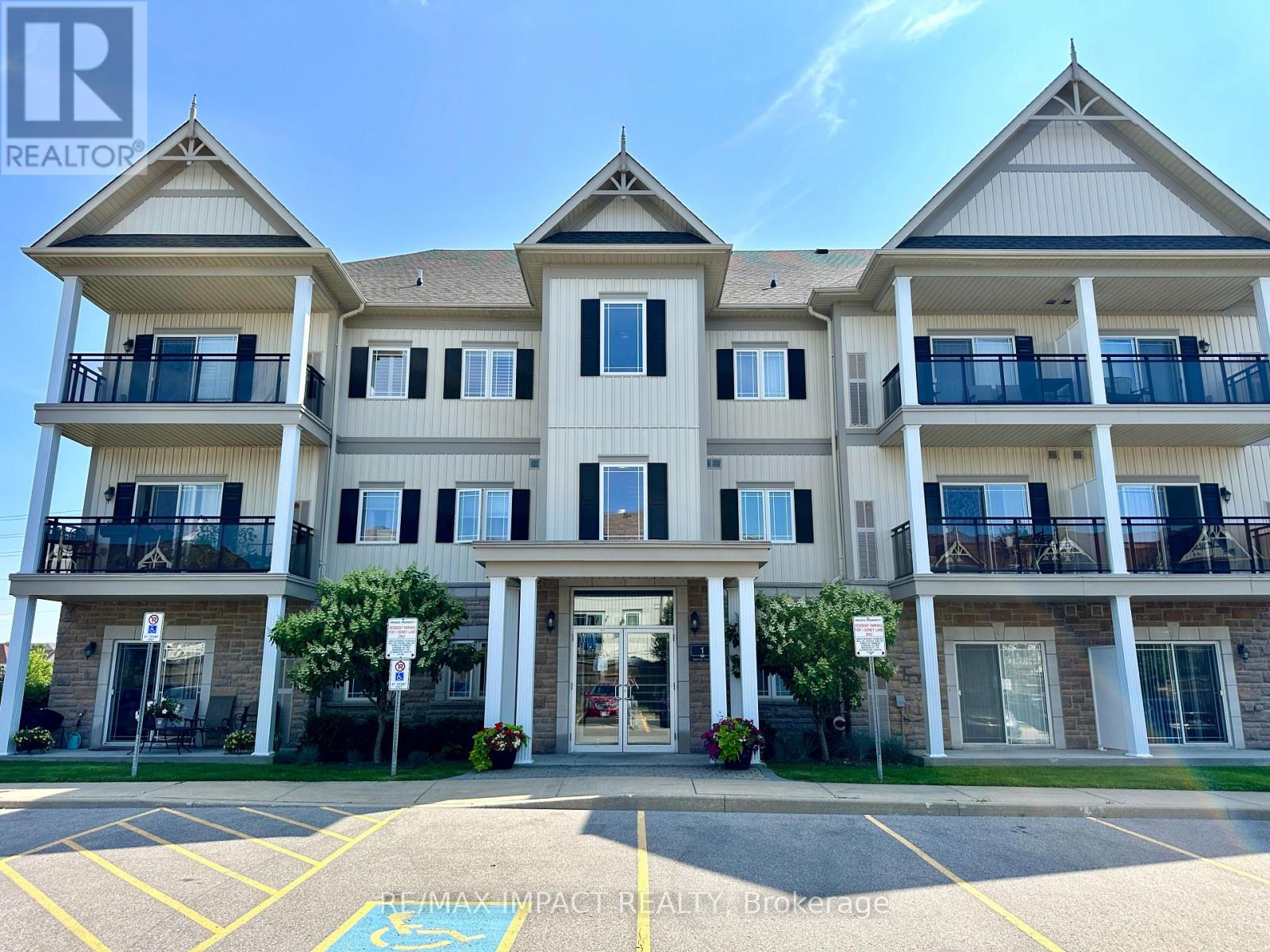 Apartment at 104 - 1 SIDNEY LANE, Clarington (Bowmanville)