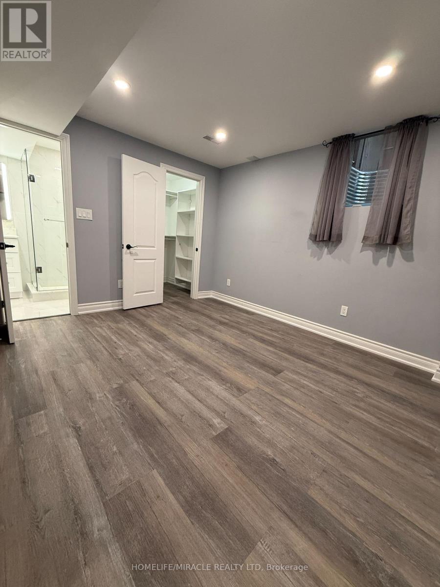 Detached at BSMT - 11 BERKSHIRE COURT, Whitby (Rolling Acres)