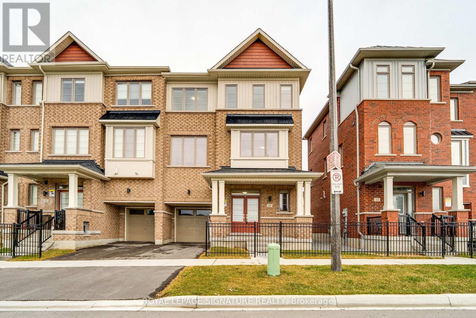 Townhouse at 10 SOBCZAK DRIVE, Whitby (Port Whitby)