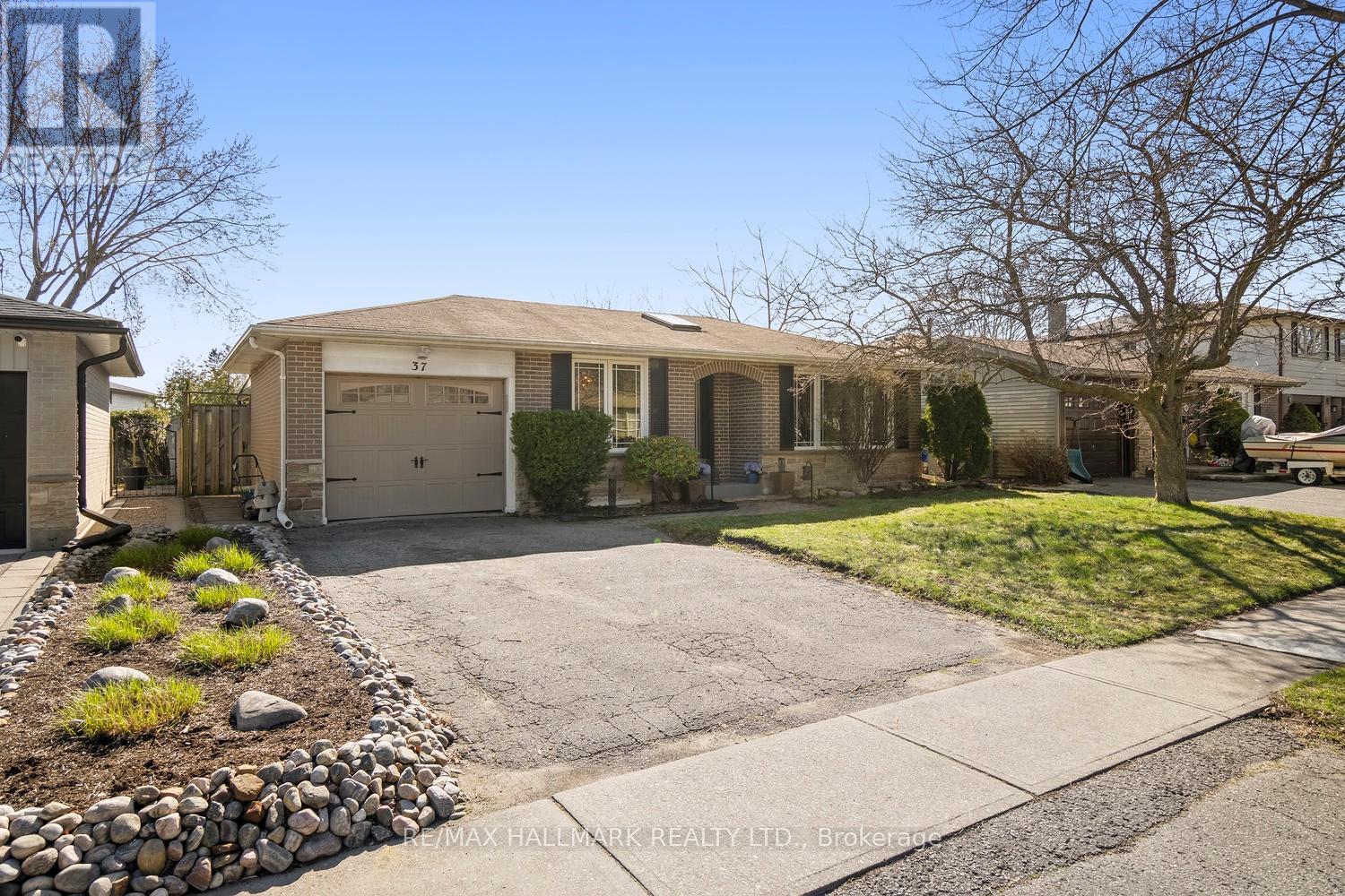 Detached at 37 LEWIN CRESCENT, Ajax (South East)