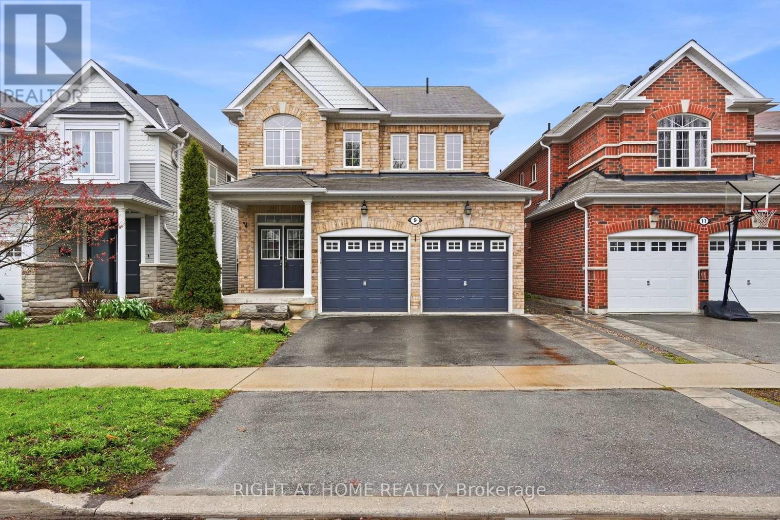 Detached at 9 SHREWSBURY DRIVE, Whitby (Brooklin)