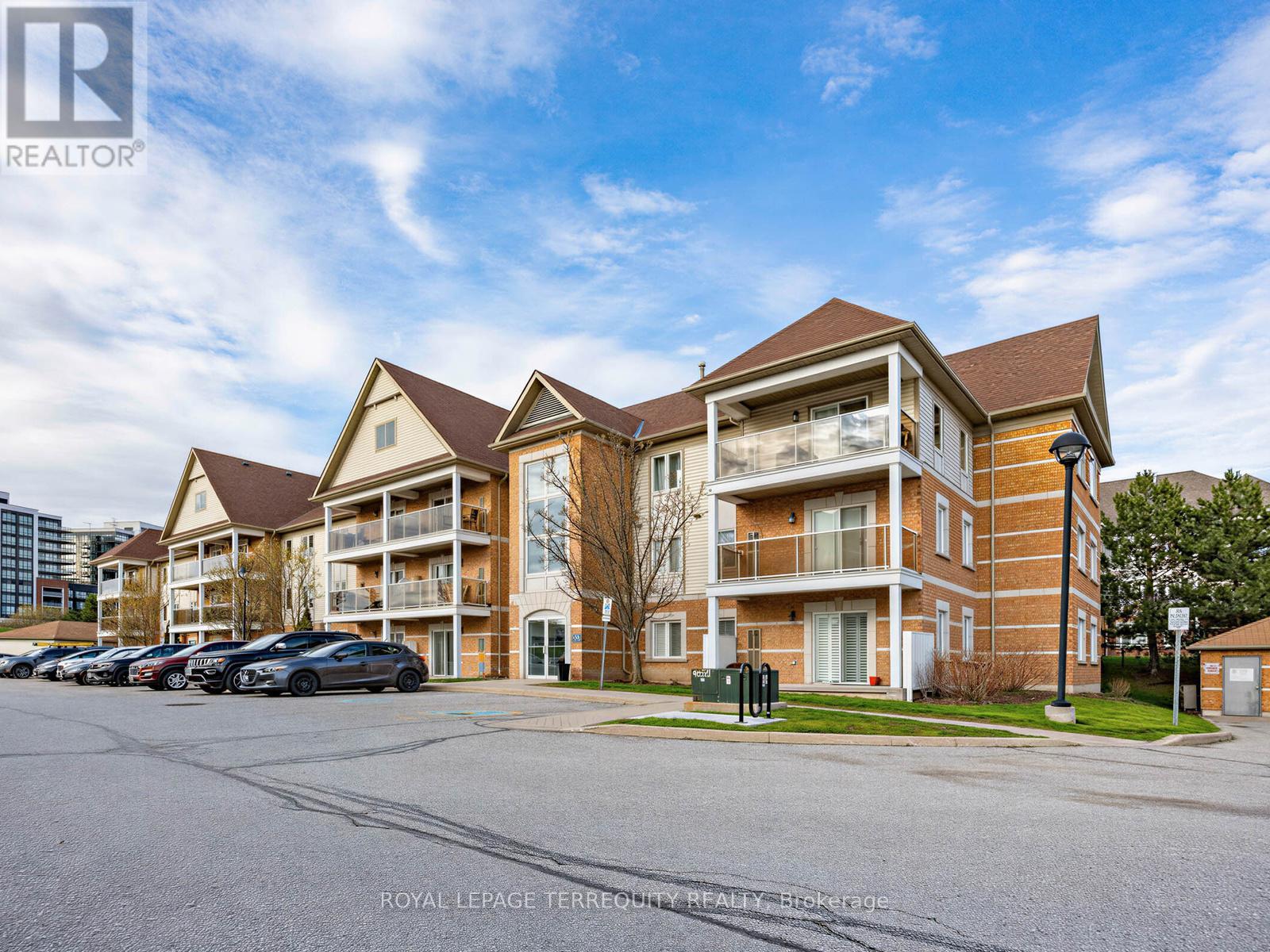 Apartment at 102 - 124 ASPEN SPRINGS DRIVE, Clarington (Bowmanville)