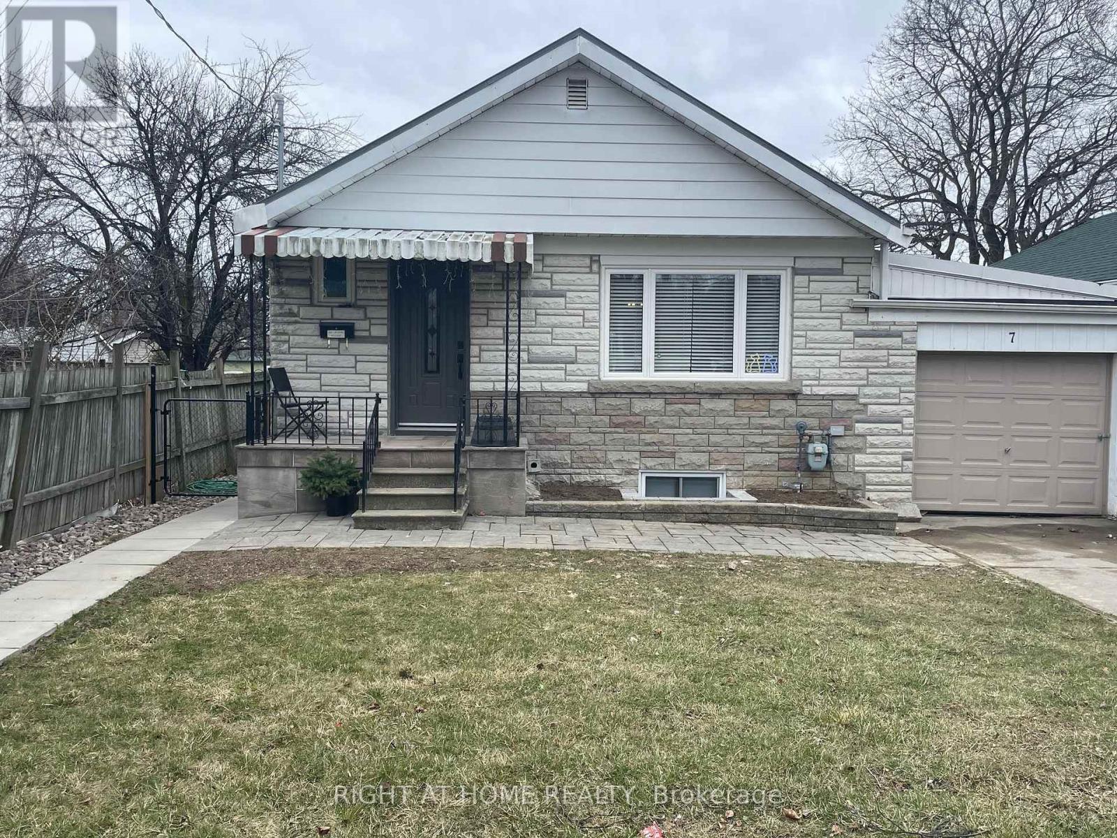 Detached at 7 BASSETT AVENUE, Toronto (Clairlea-Birchmount)