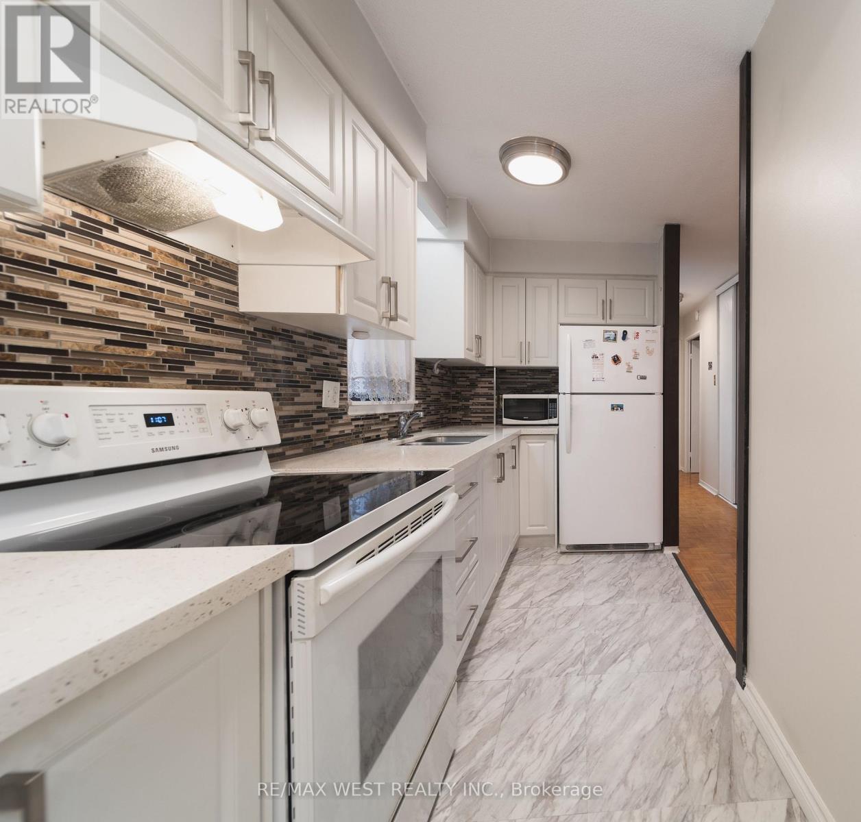 Apartment at 1-202 - 50 OLD KINGSTON ROAD, Toronto